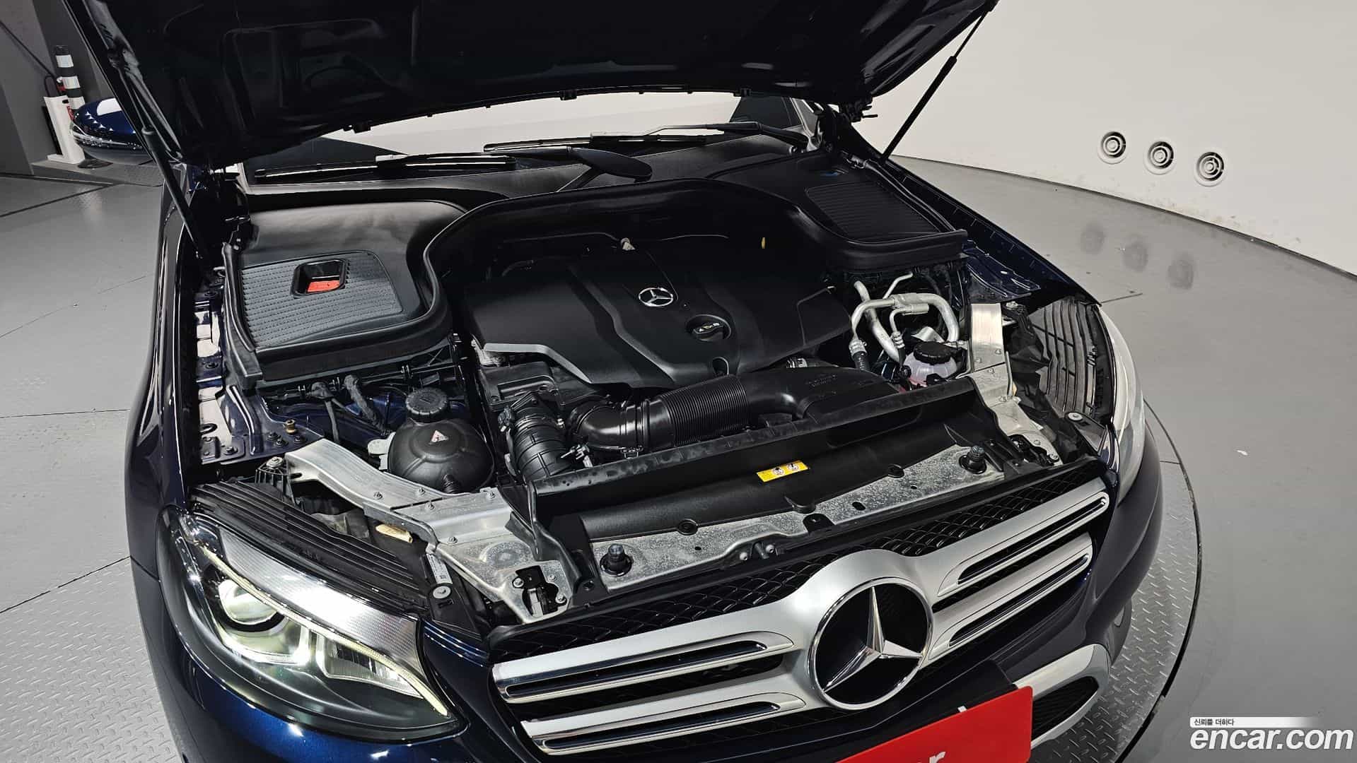 GLC-Class Mercedes-Benz 2017.2-OUTER-006