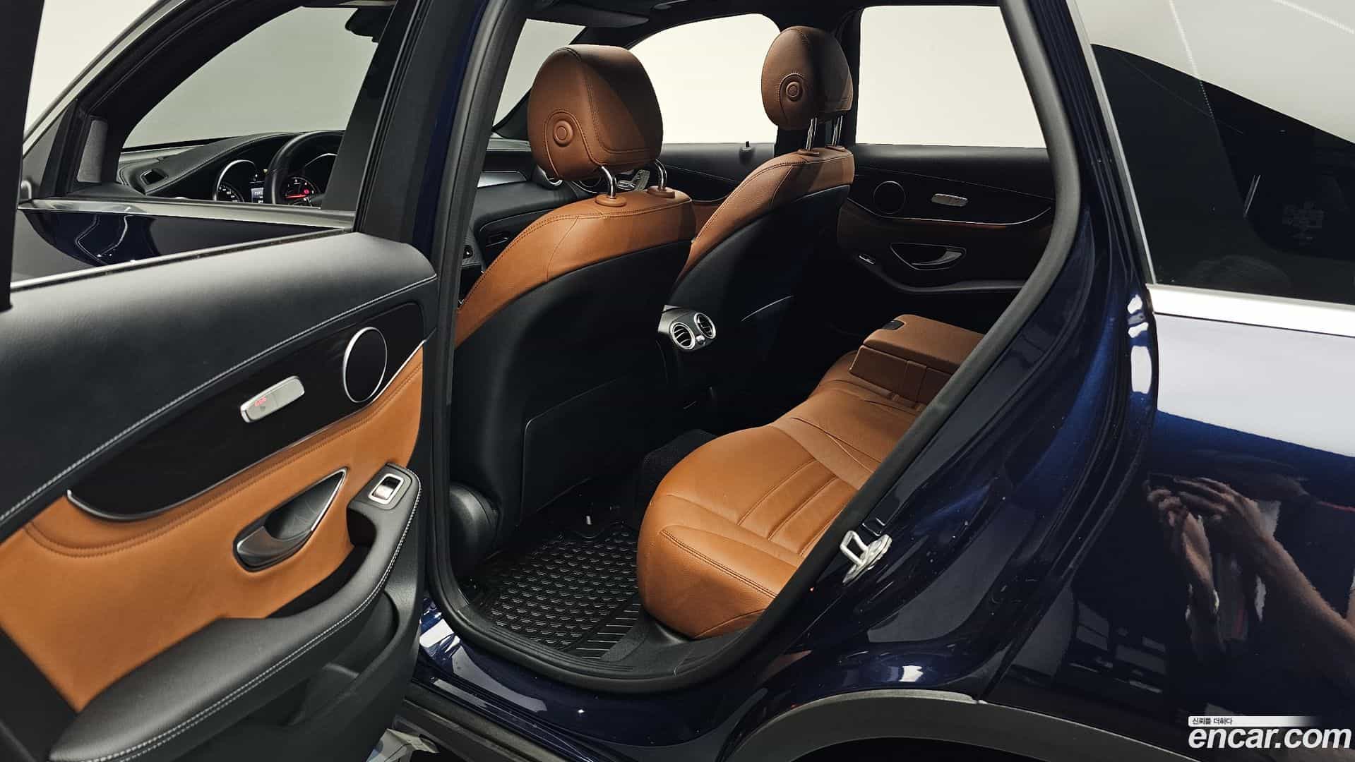 GLC-Class Mercedes-Benz 2017.2-OPTION-015