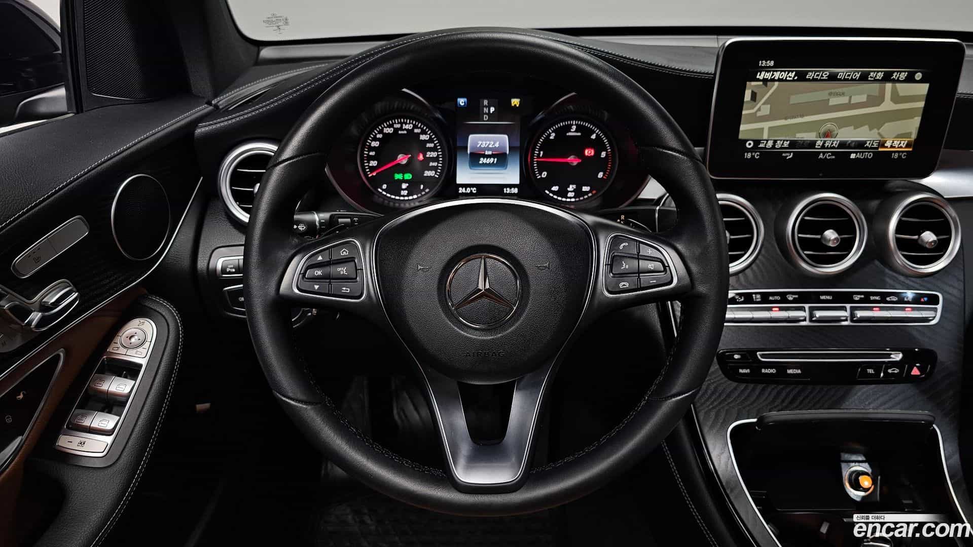 GLC-Class Mercedes-Benz 2017.2-OPTION-016