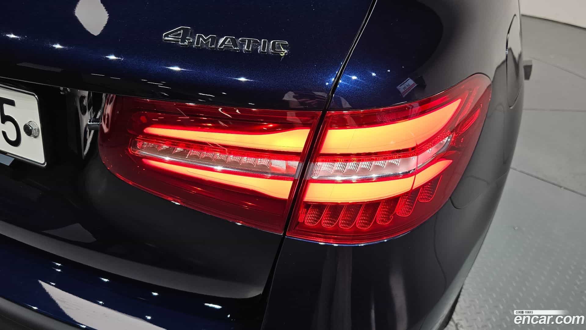 GLC-Class Mercedes-Benz 2017.2-OUTER-033