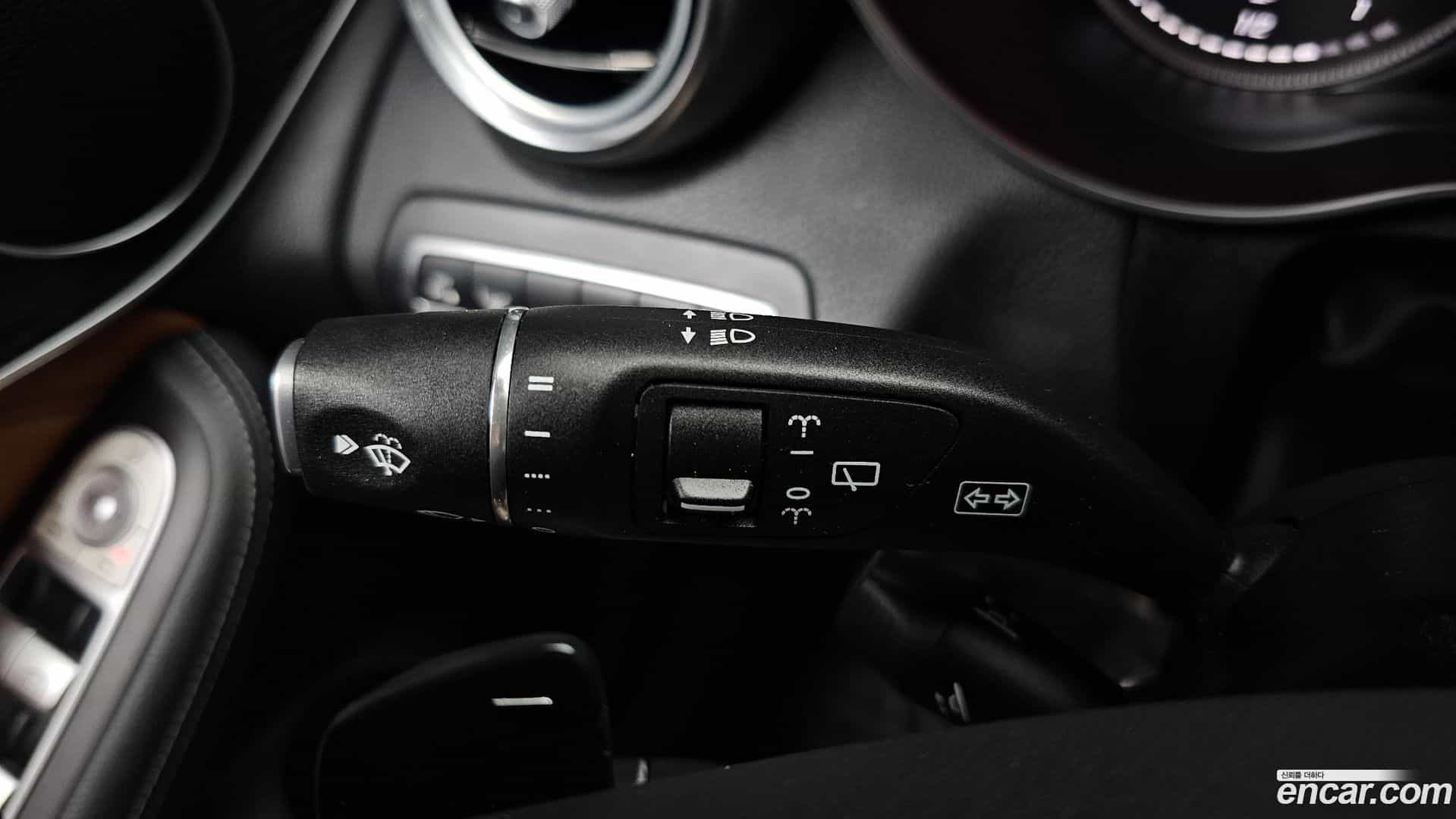 GLC-Class Mercedes-Benz 2017.2-OPTION-041