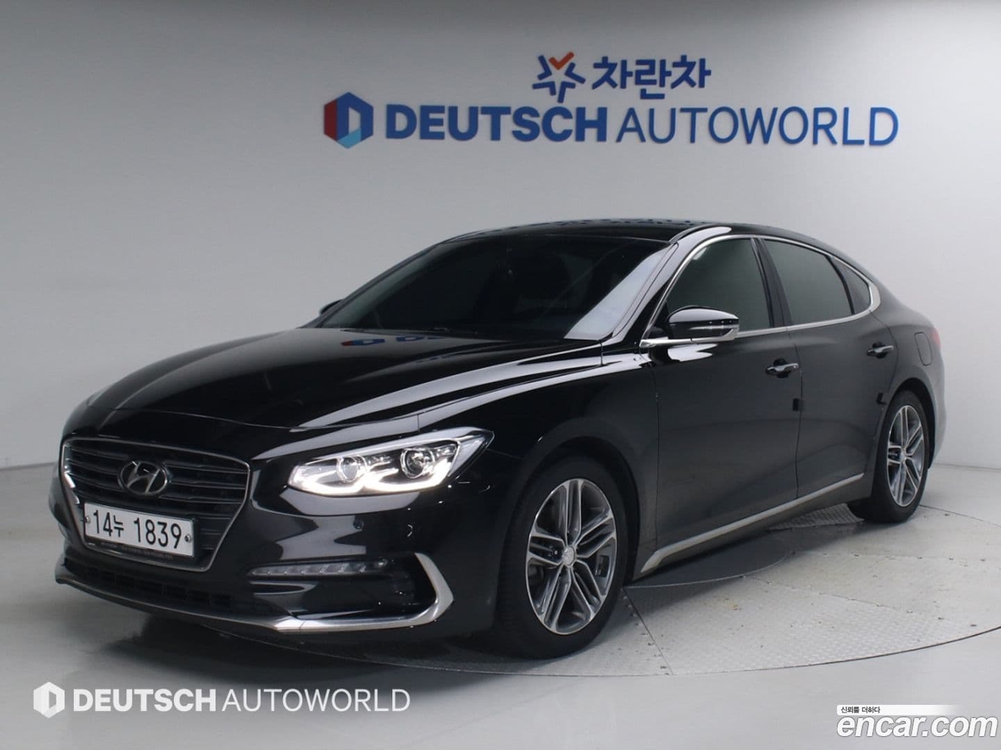 Main__Slider__Photo:Grandeur Hyundai 2018.7-0