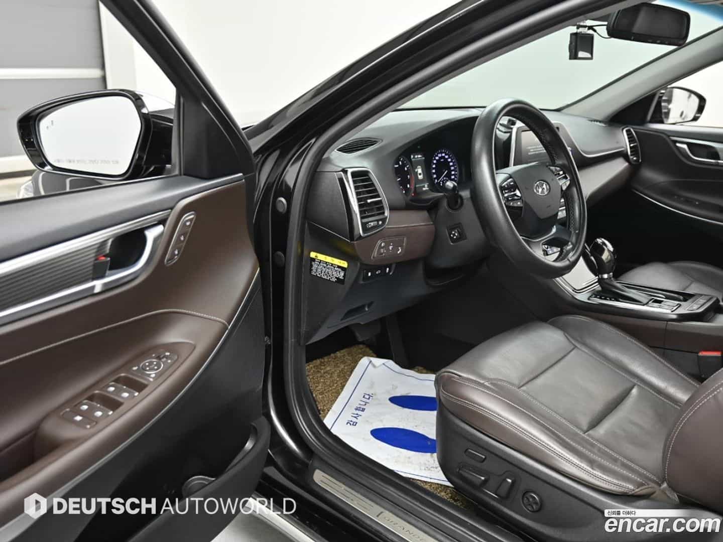 Grandeur Hyundai 2018.7-OPTION-015