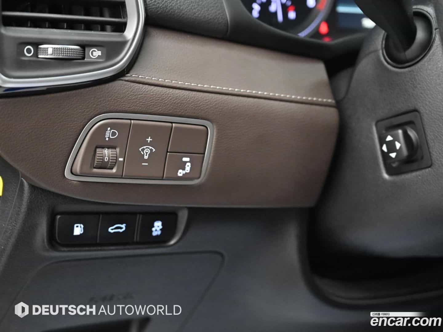 Grandeur Hyundai 2018.7-OPTION-021