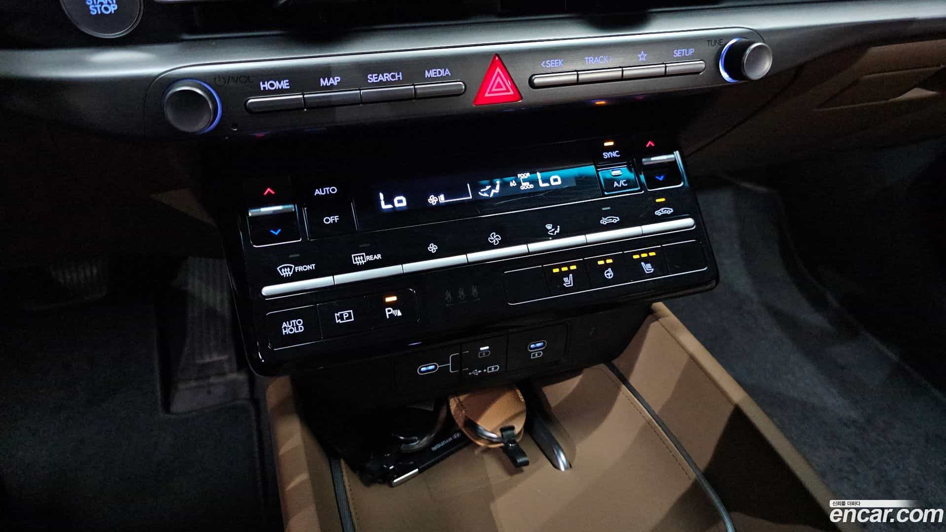 Grandeur Hyundai 2024.9-OPTION-045