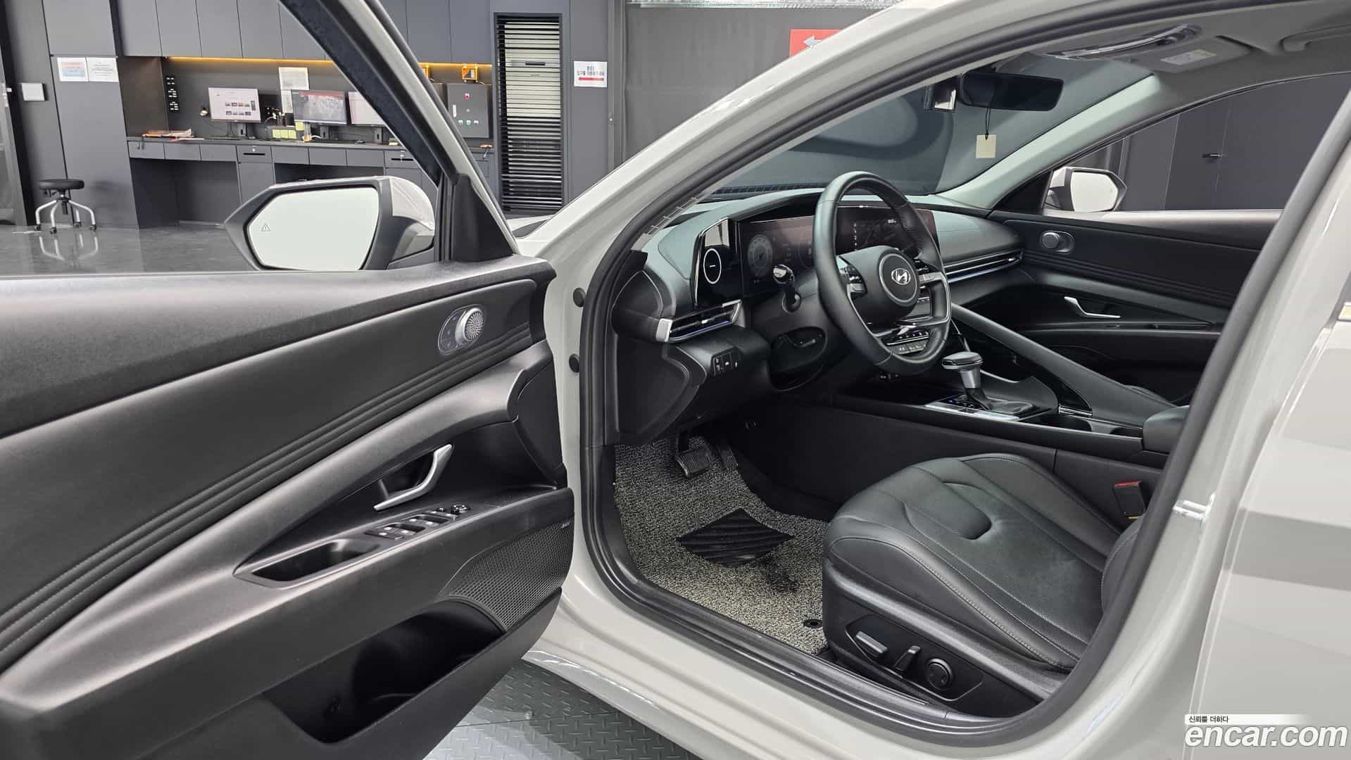 AVANTE Hyundai 2020.3-INNER-010