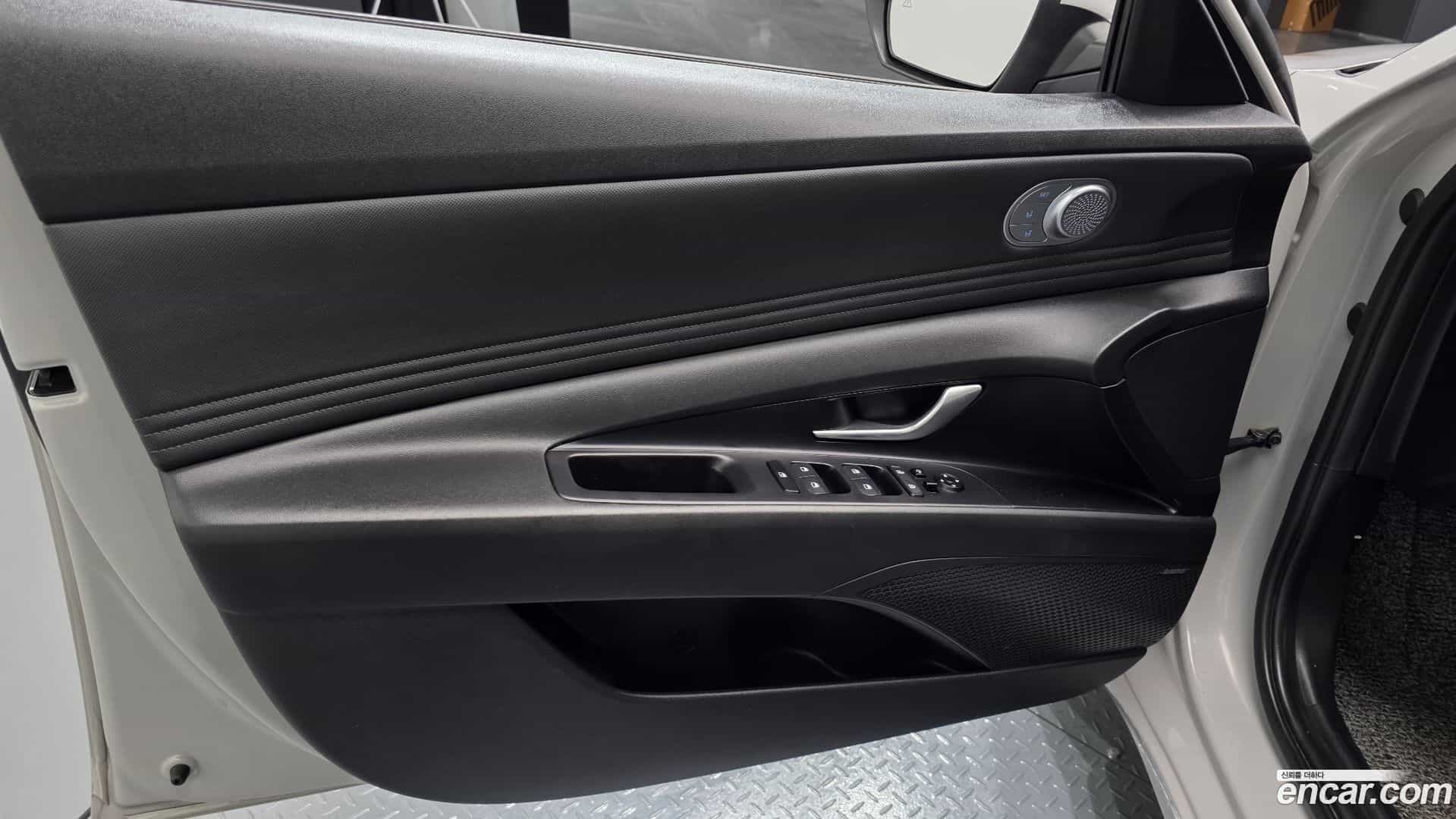 AVANTE Hyundai 2020.3-INNER-034