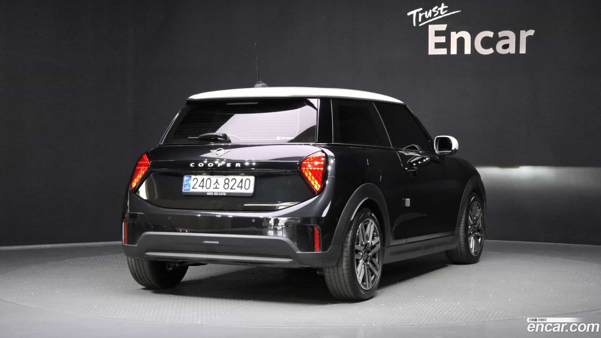 Cooper Mini 2024.11-OUTER-002