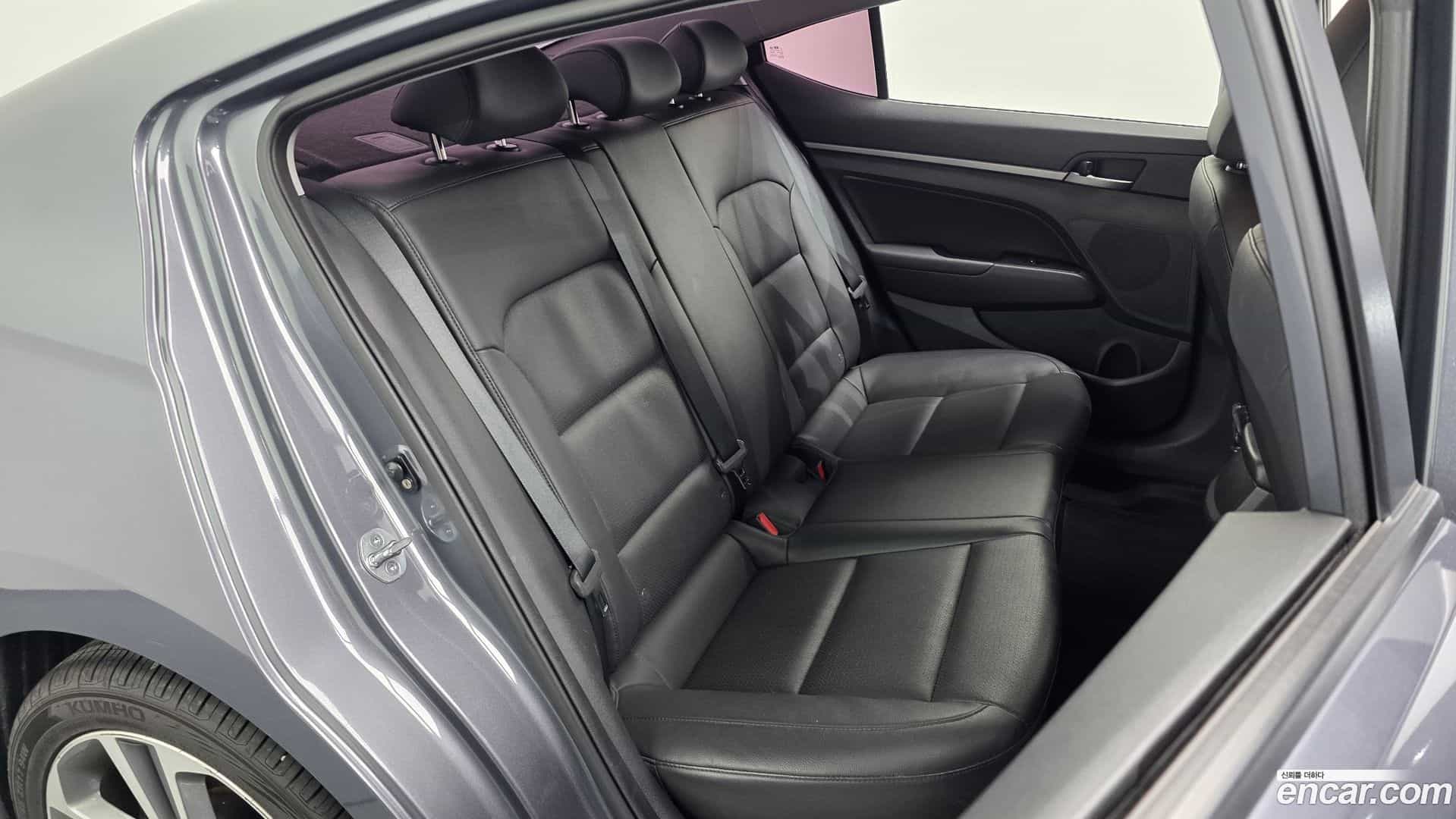 AVANTE Hyundai 2017.5-OPTION-015