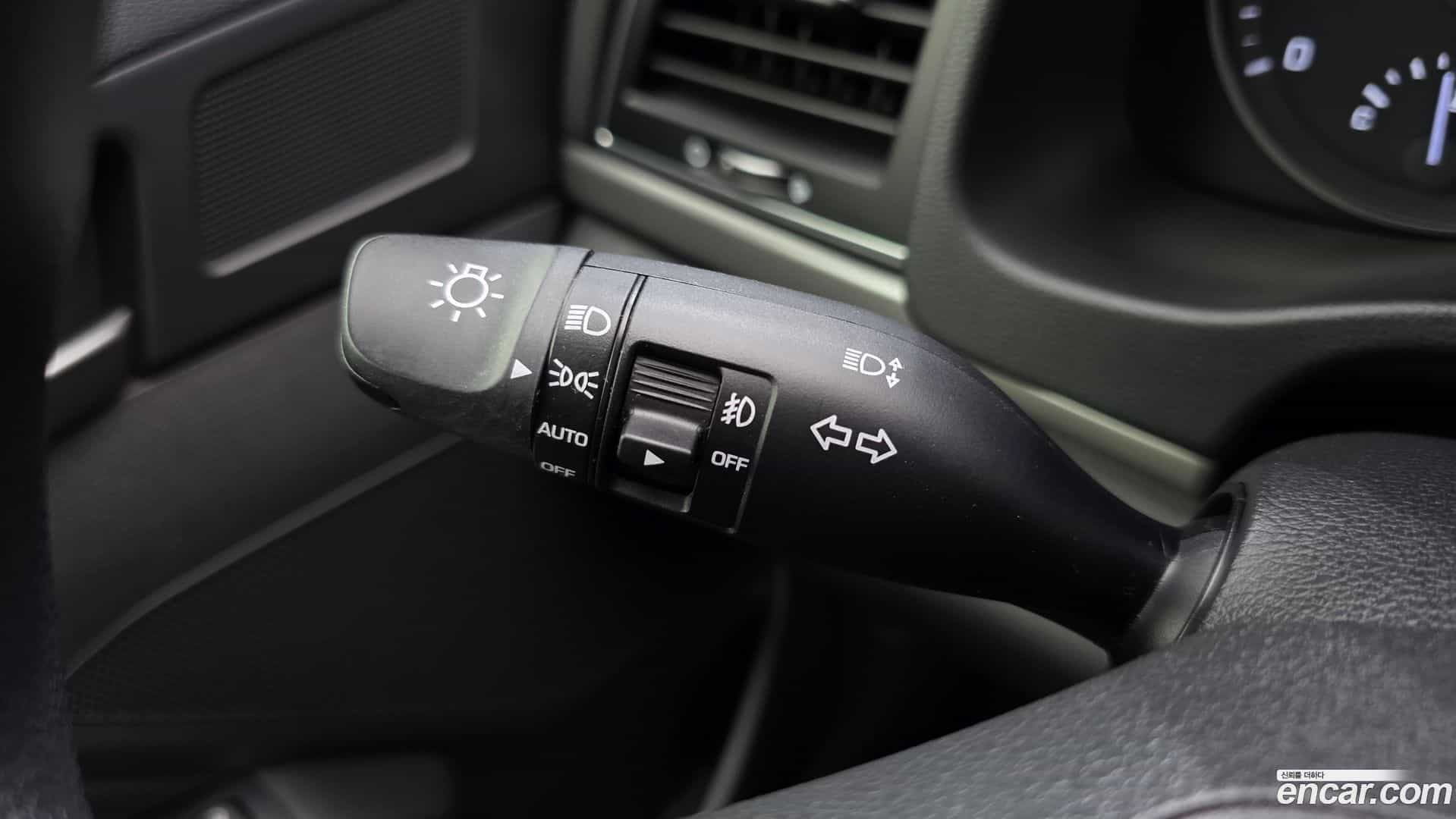 AVANTE Hyundai 2017.5-OPTION-023