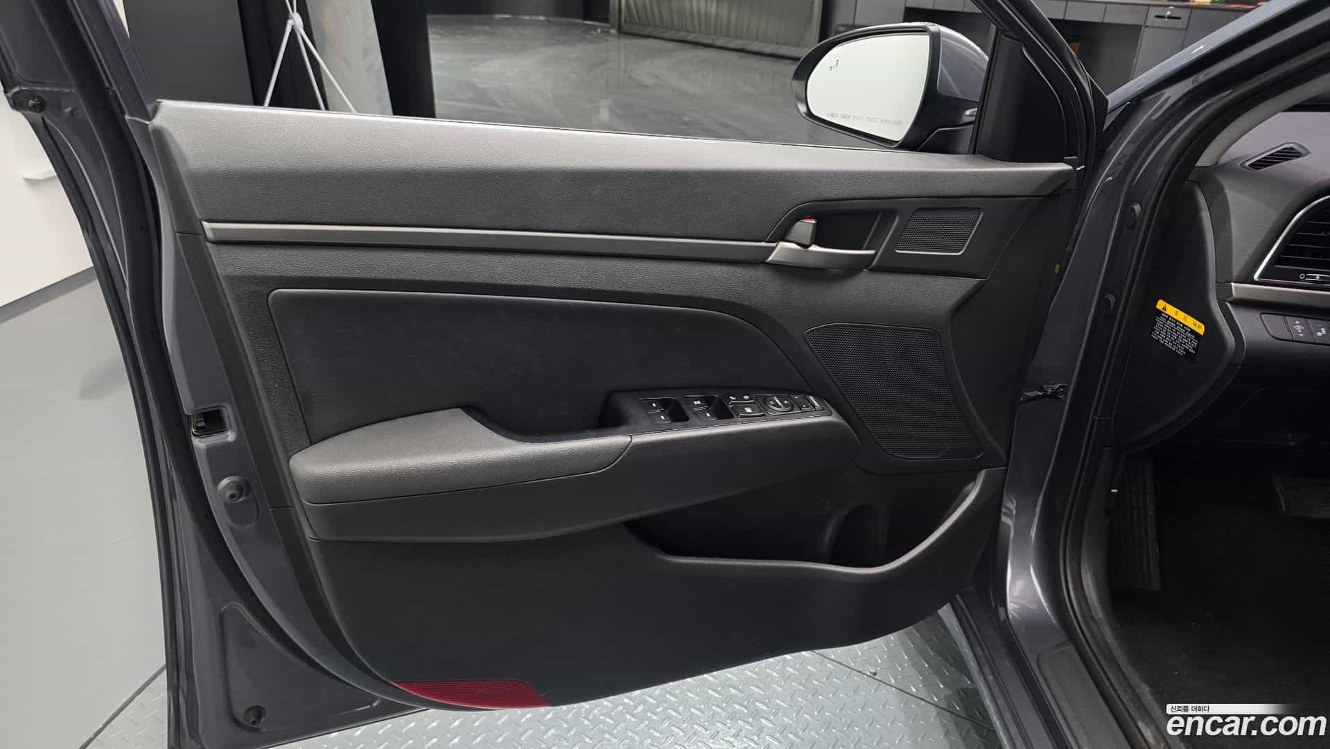 AVANTE Hyundai 2017.5-INNER-034