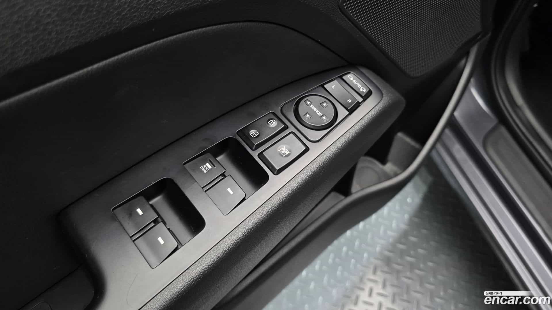 AVANTE Hyundai 2017.5-OPTION-040