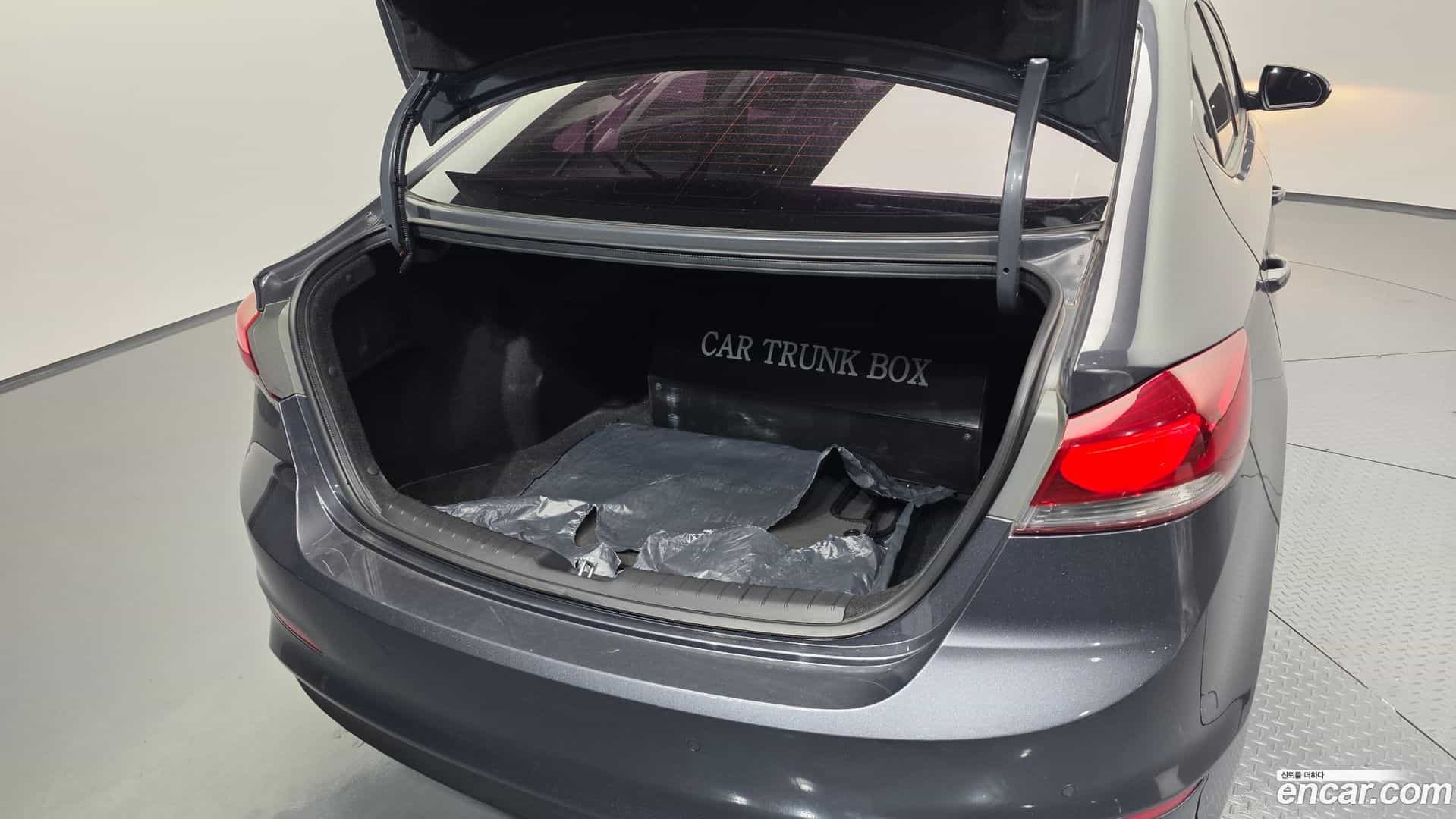 AVANTE Hyundai 2017.5-OPTION-042
