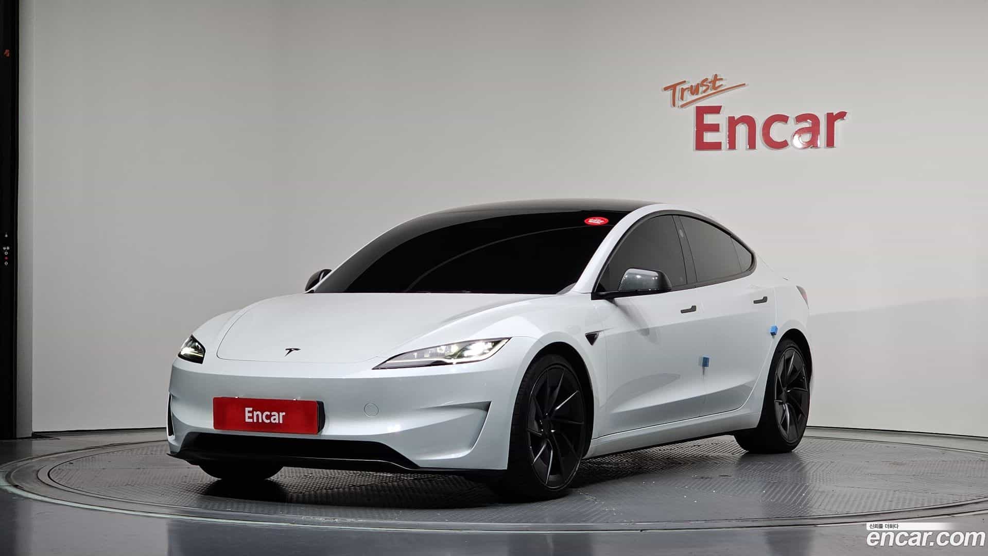 Model 3 Tesla 2024.6-OUTER-001
