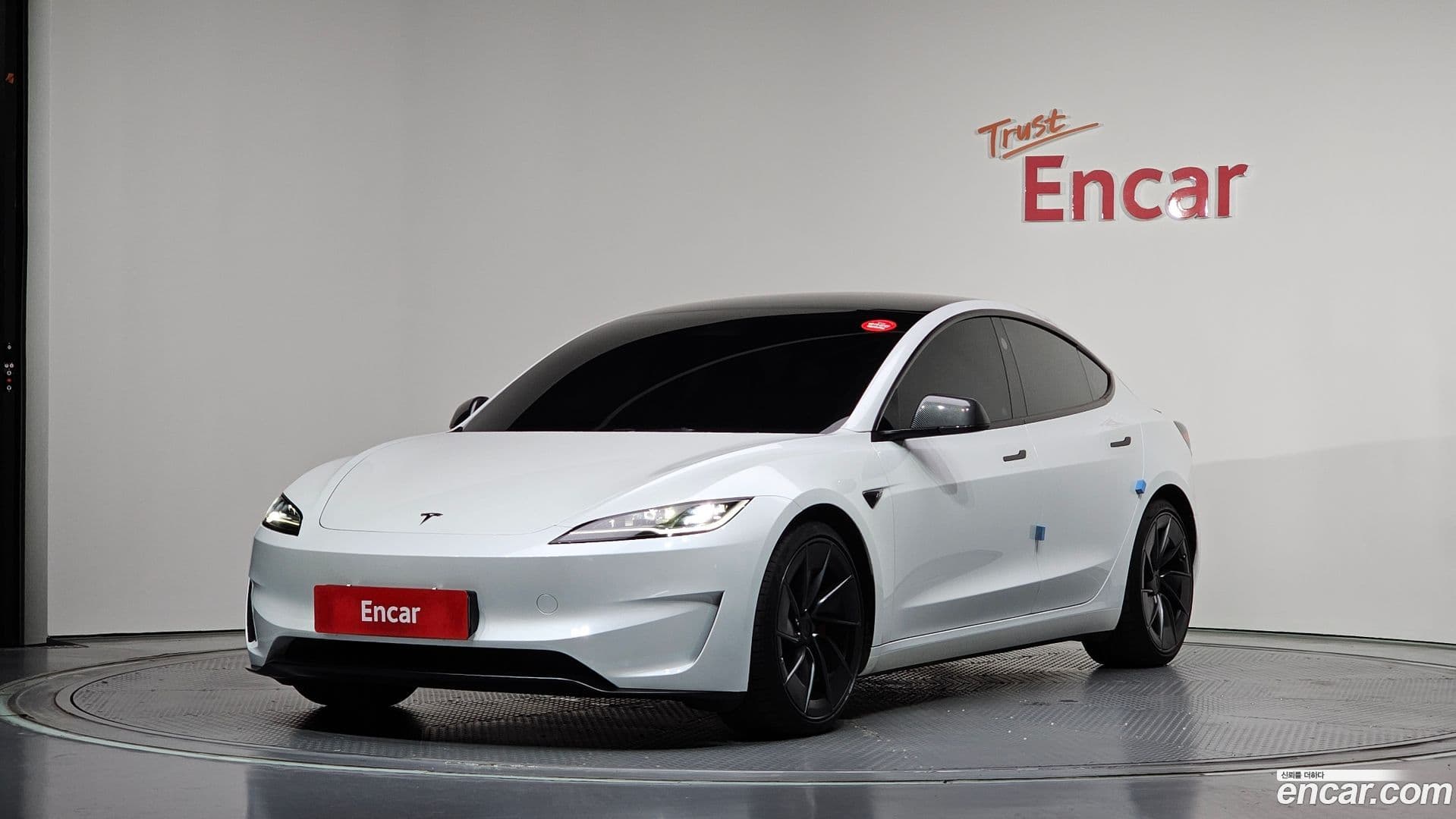 Main__Slider__Photo:Model 3 Tesla 2024.6-0