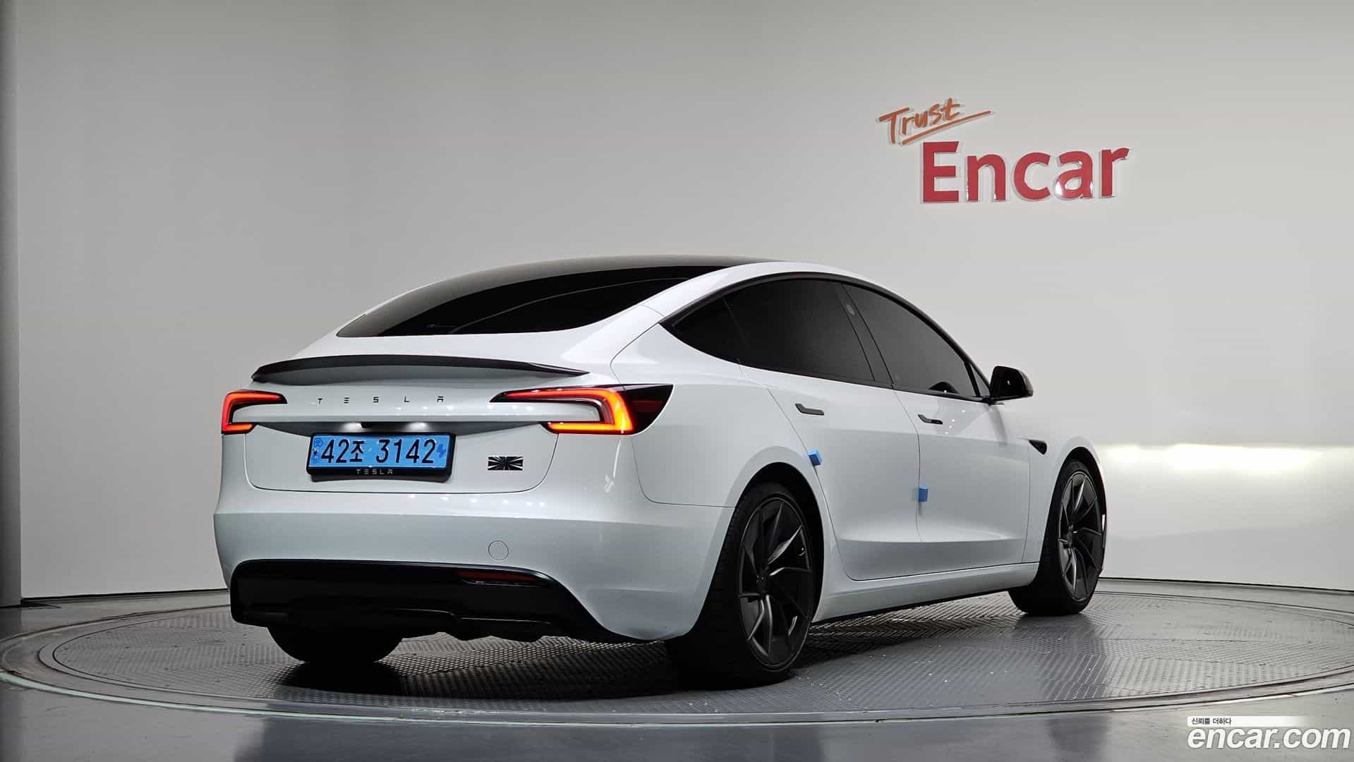 Model 3 Tesla 2024.6-OUTER-002