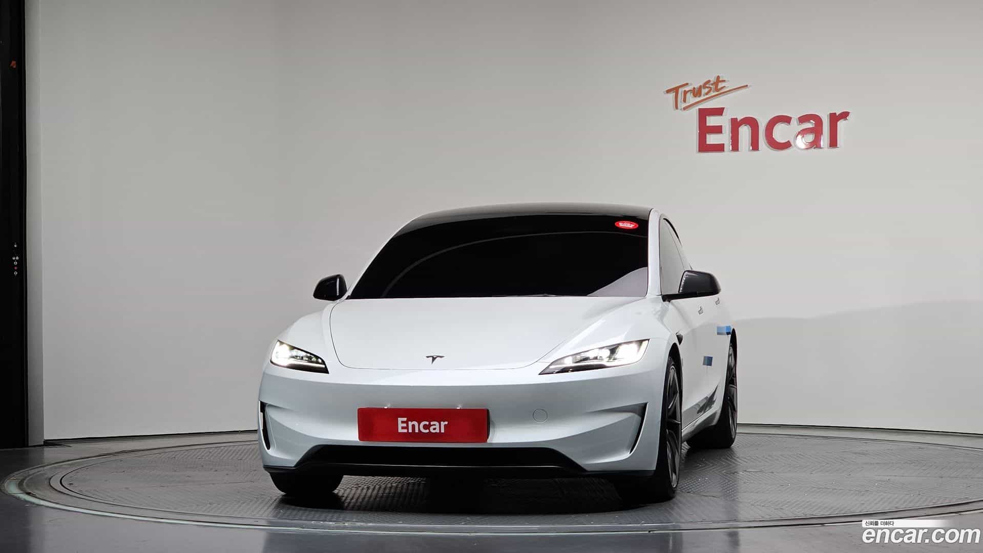 Model 3 Tesla 2024.6-OUTER-003
