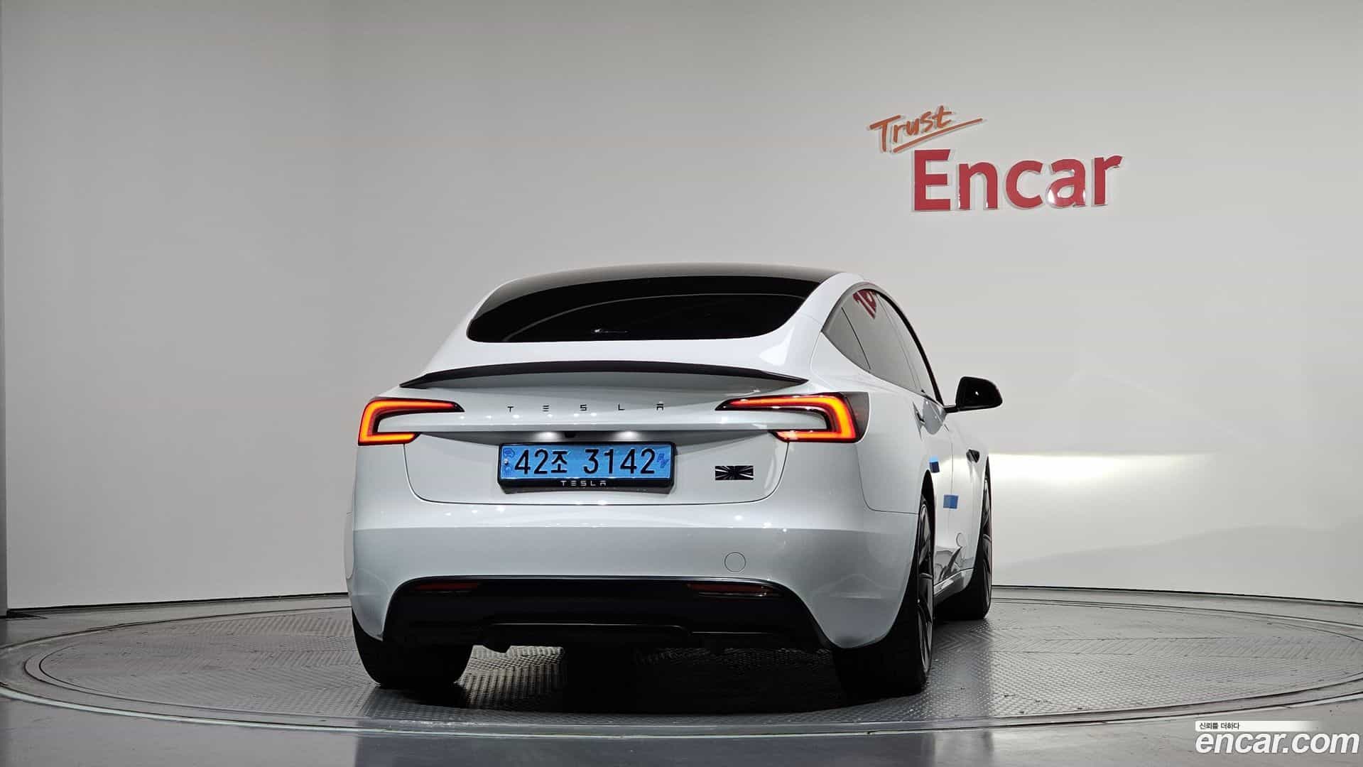 Model 3 Tesla 2024.6-OUTER-004
