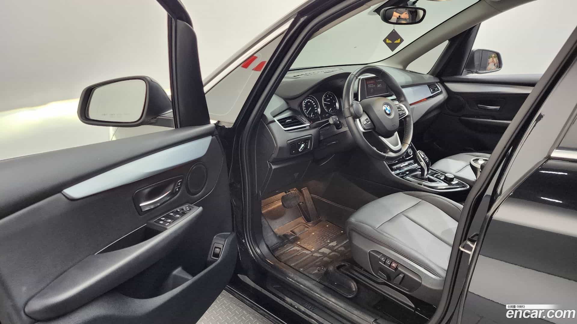 2-Series BMW 2019.7-INNER-010