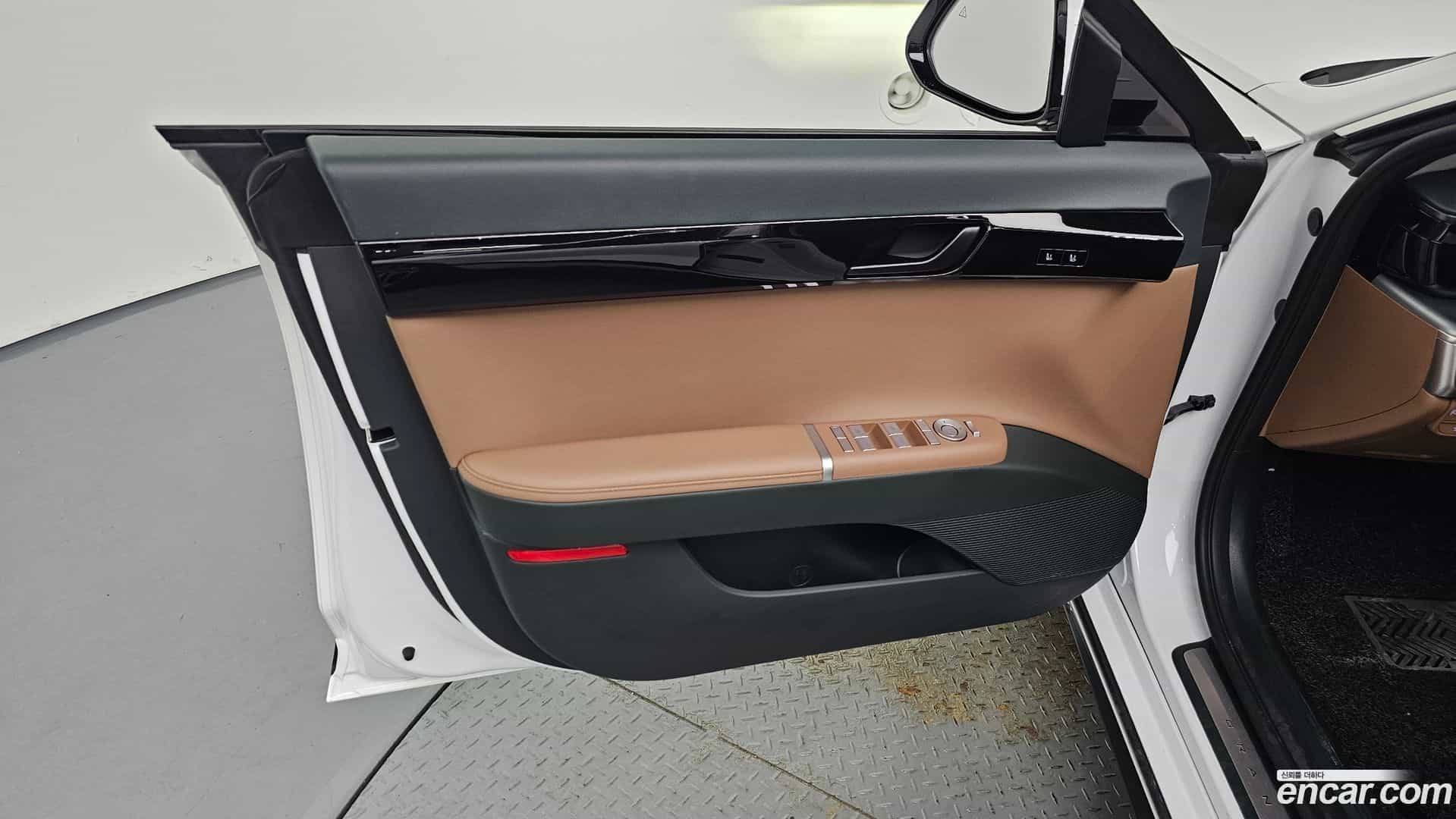 Grandeur Hyundai 2025.4-INNER-034