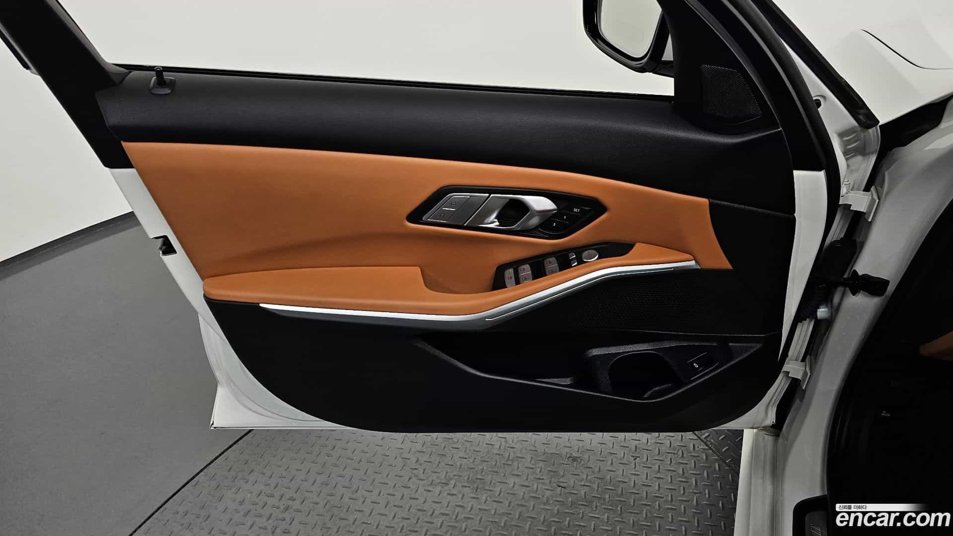 3-Series BMW 2023.3-INNER-034