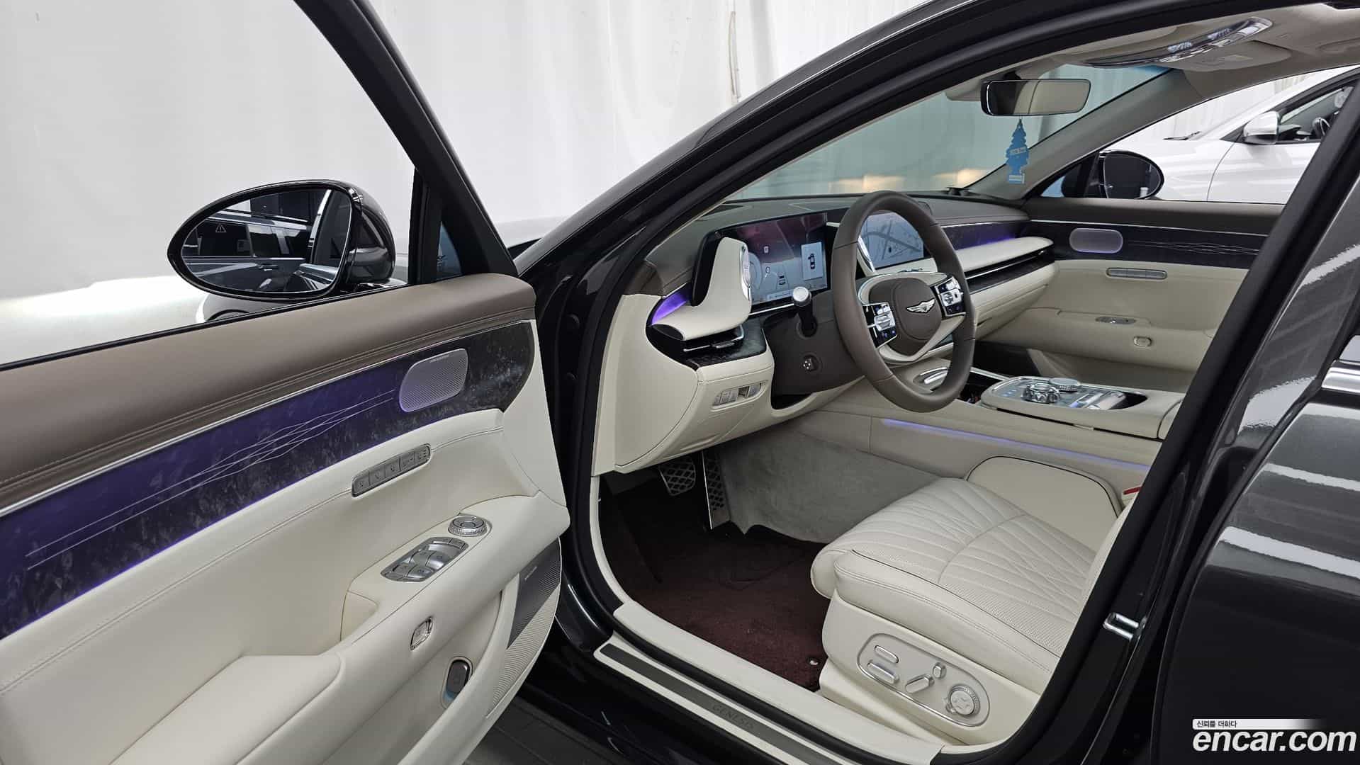 G90 Genesis 2025.0-INNER-010