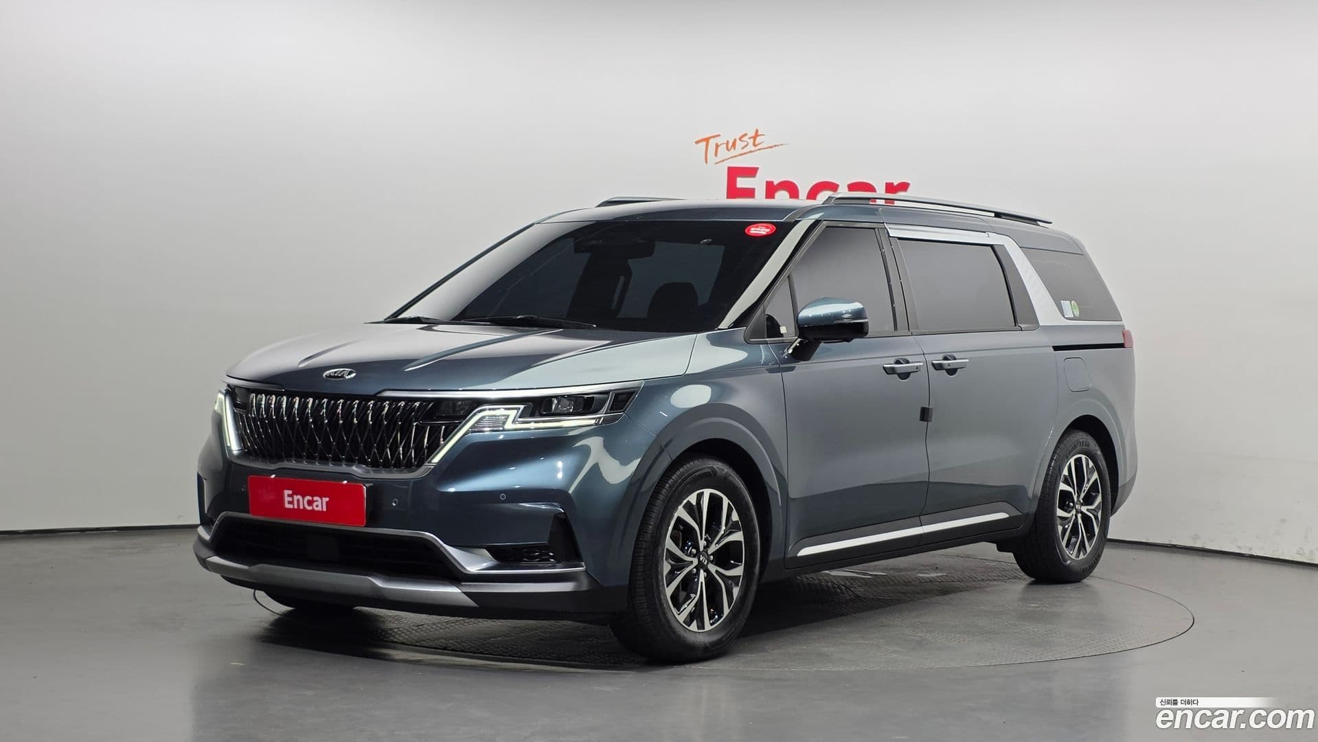 Main__Slider__Photo:Canival Kia 2021.4-0