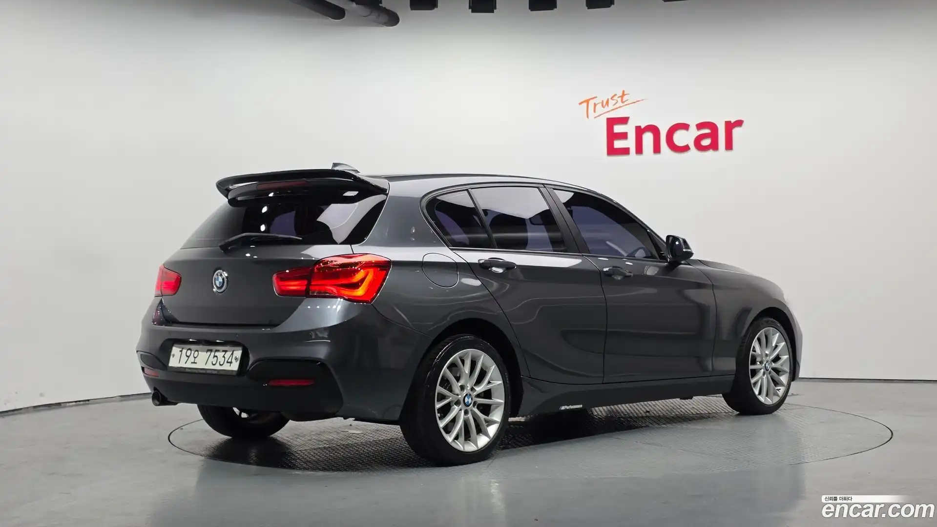 1-Series BMW 2016.2-OUTER-002