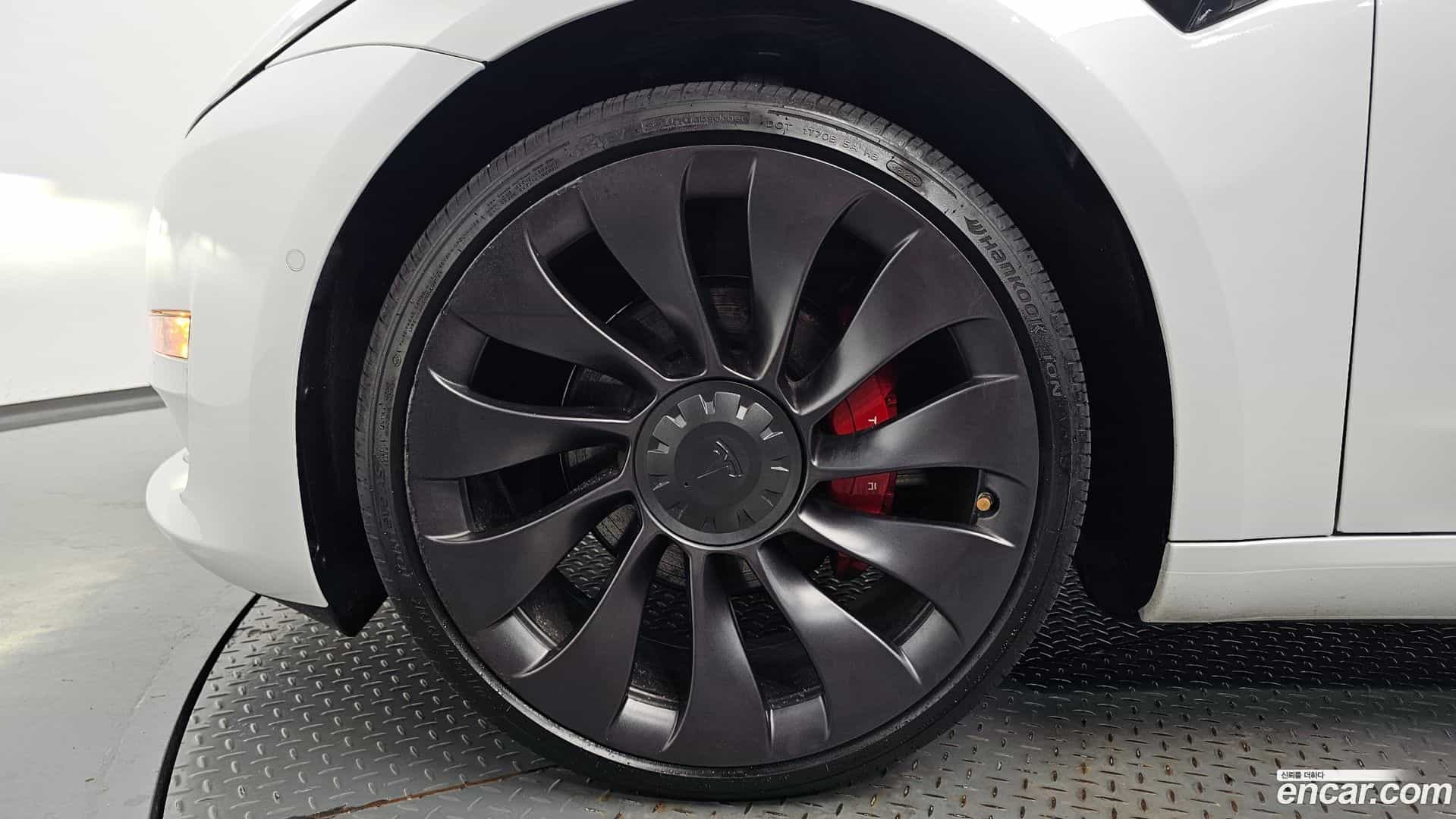 Model 3 Tesla 2021.2-OUTER-005