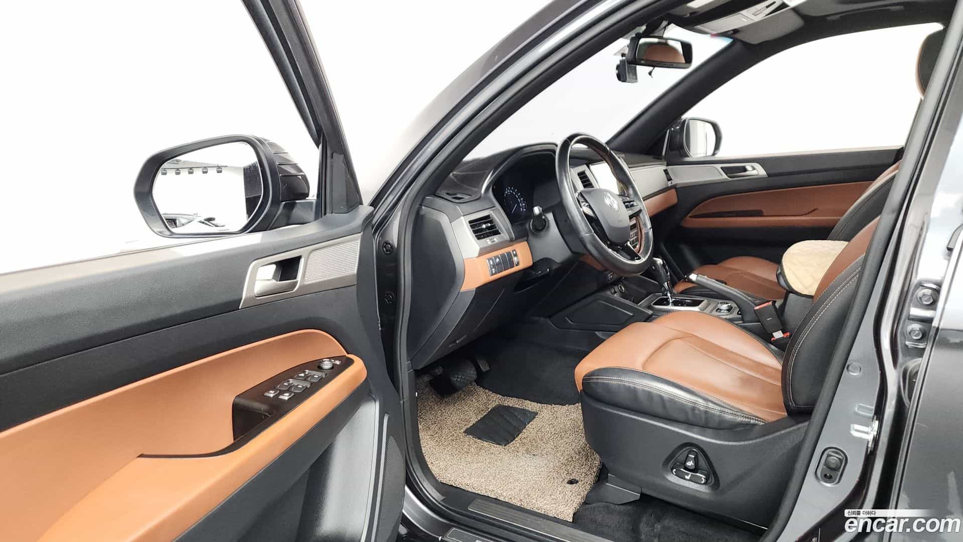 Rexton KG Mobility 2018.9-INNER-010