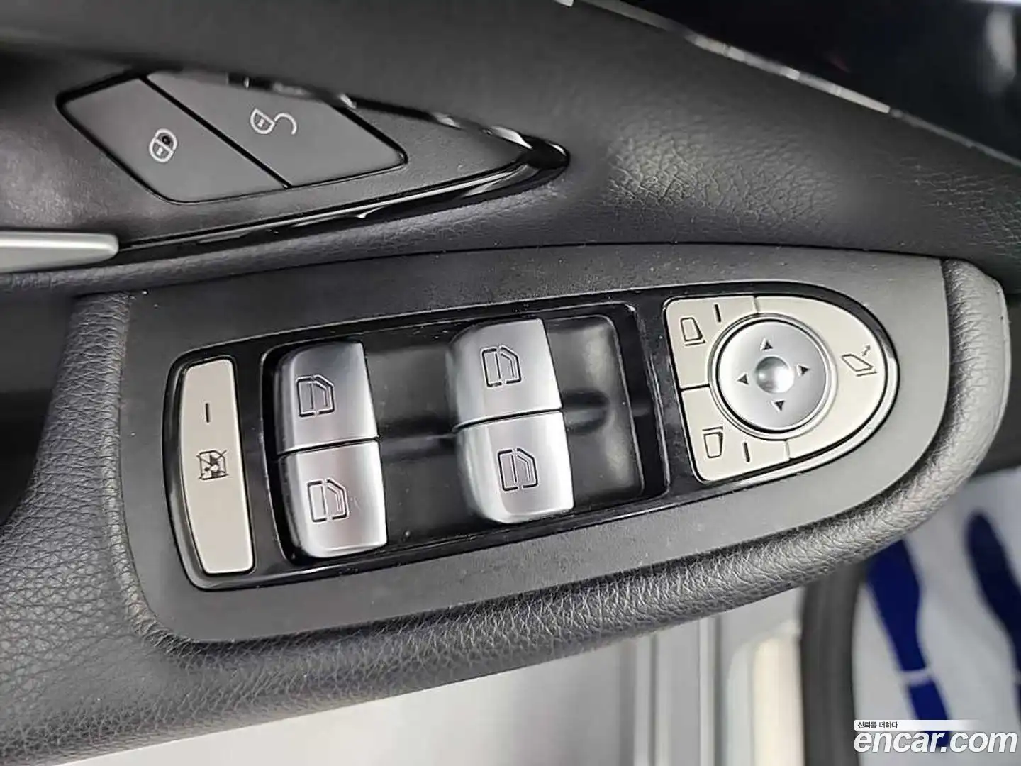 C-Class Mercedes-Benz 2018.3-OPTION-023