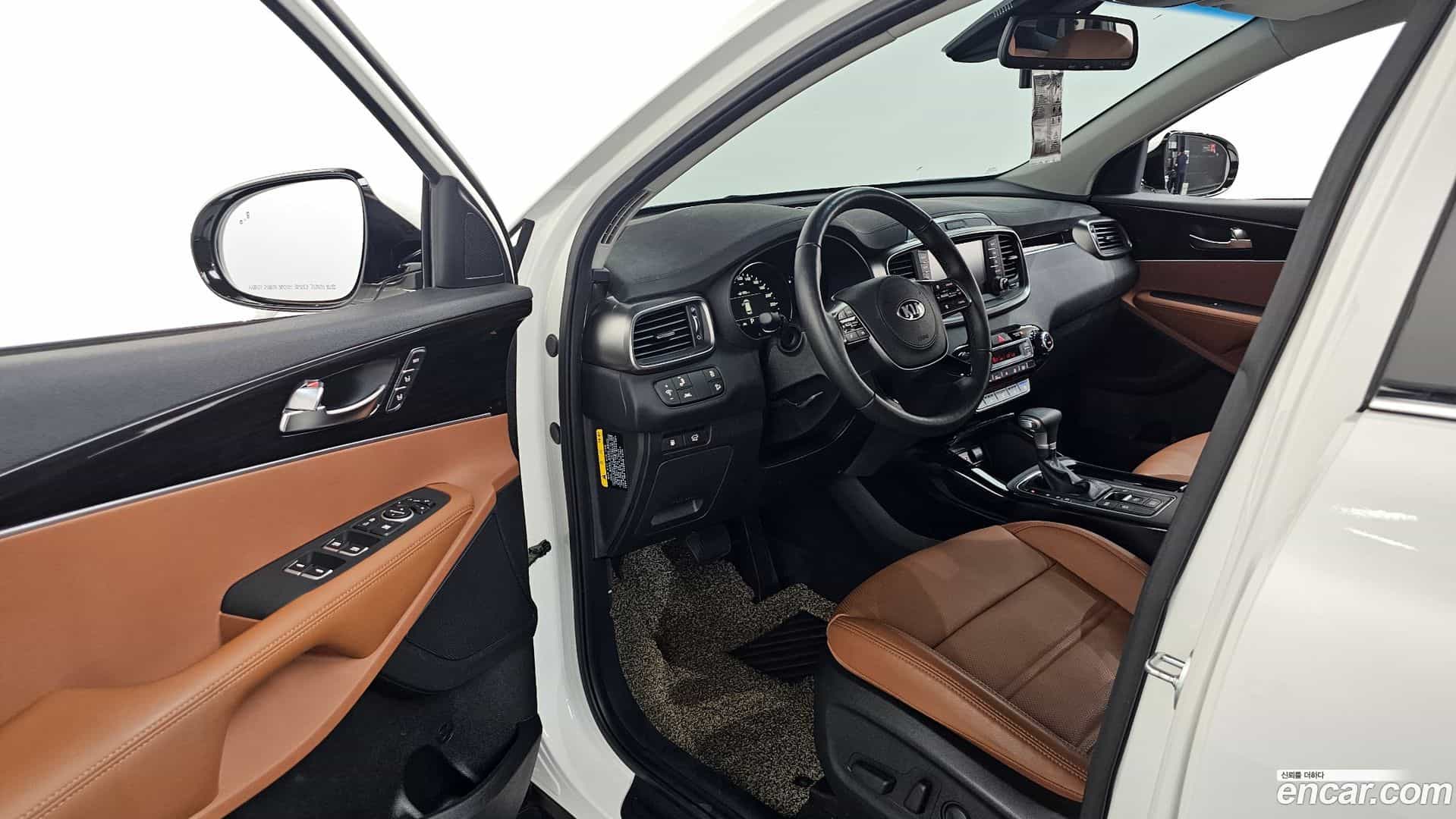 Sorento Kia 2019.5-INNER-010