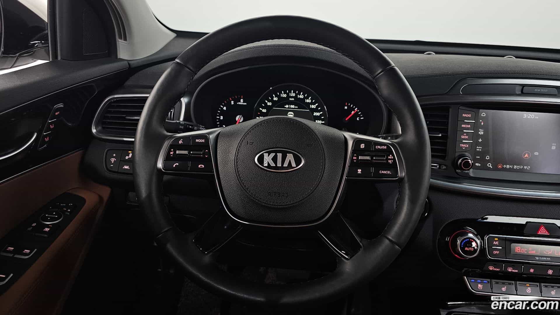 Sorento Kia 2019.5-OPTION-017