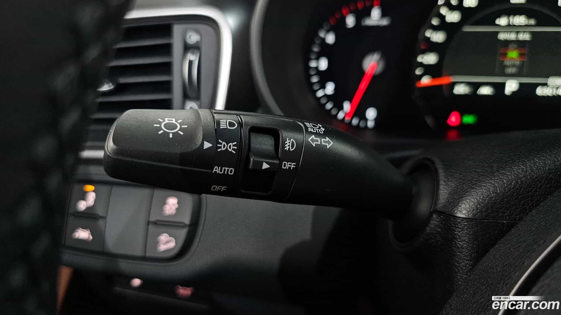 Sorento Kia 2019.5-OPTION-047