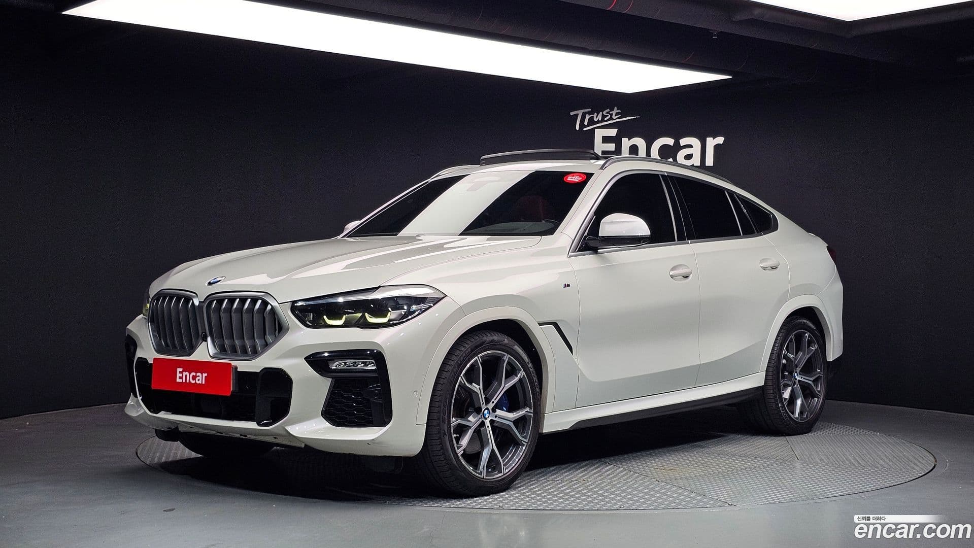 Main__Slider__Photo:X6 BMW 2021.4-0