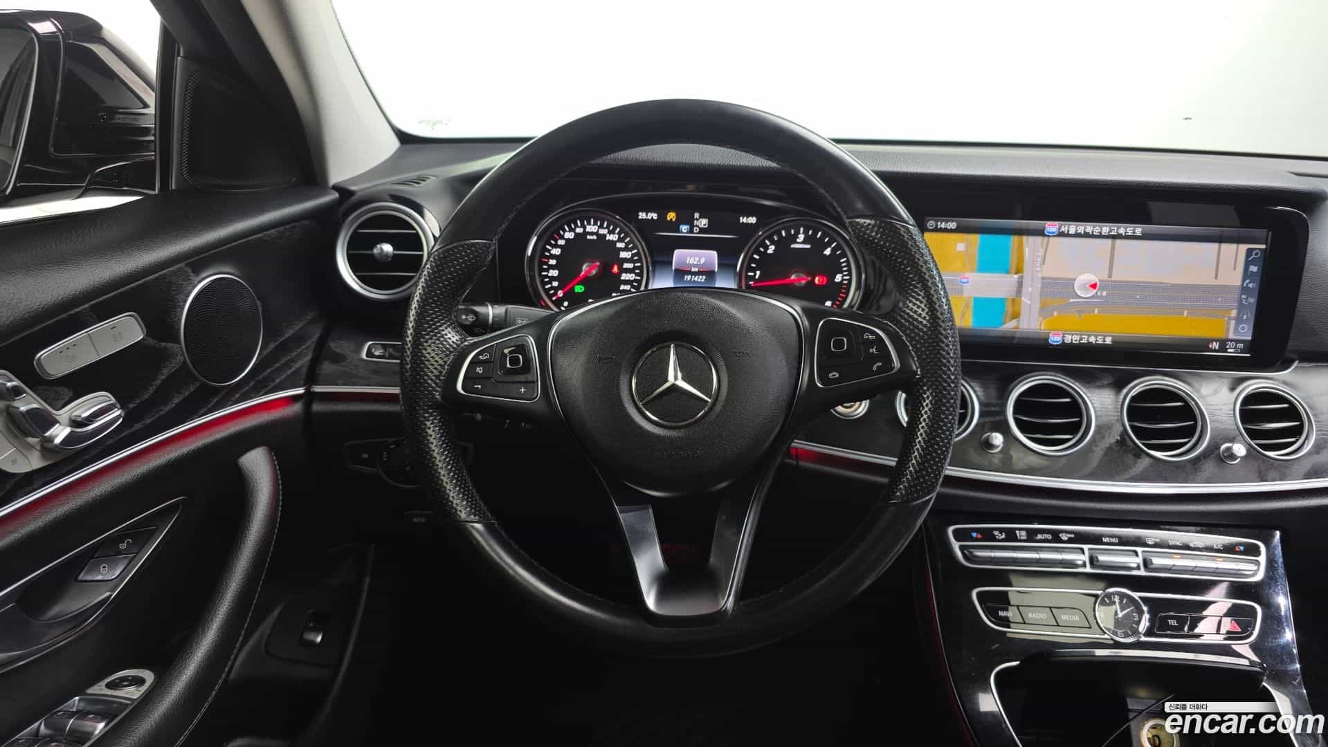 E-Class Mercedes-Benz 2016.11-OPTION-017