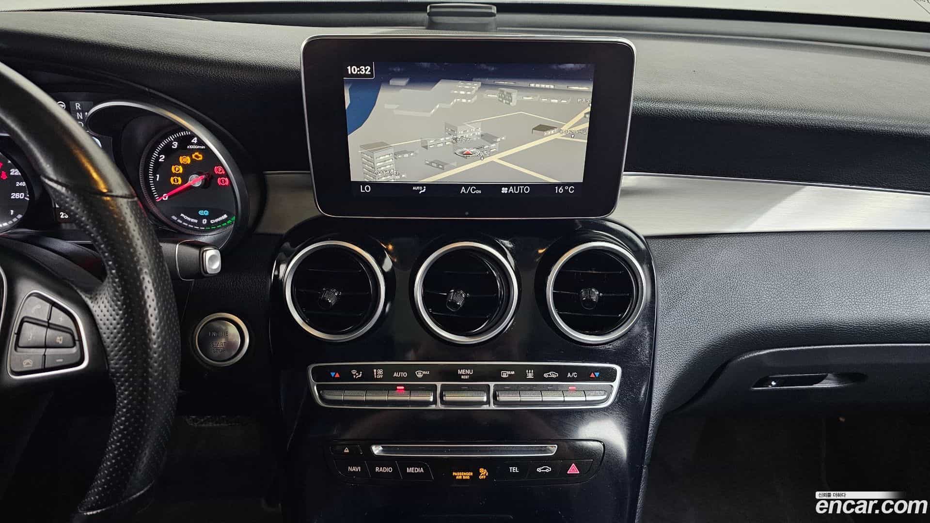 GLC-Class Mercedes-Benz 2019.4-OPTION-016