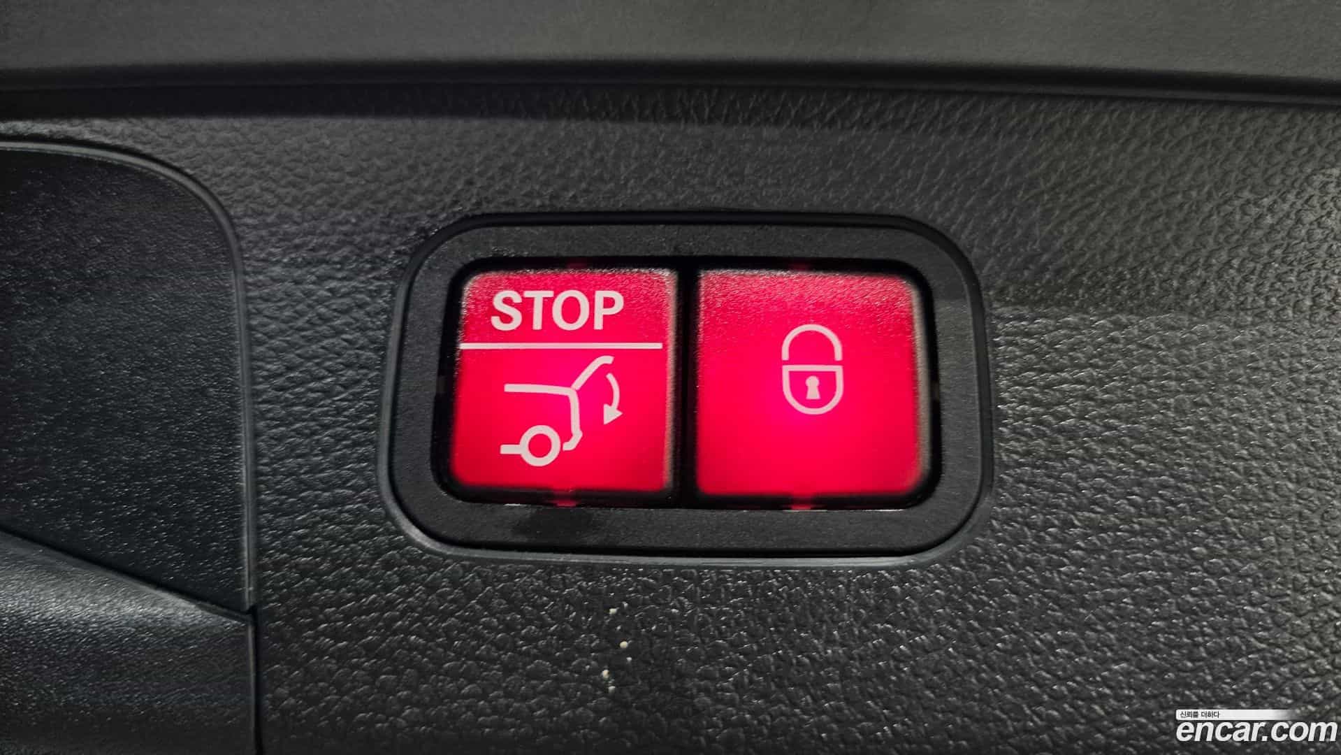 GLC-Class Mercedes-Benz 2019.4-OPTION-021