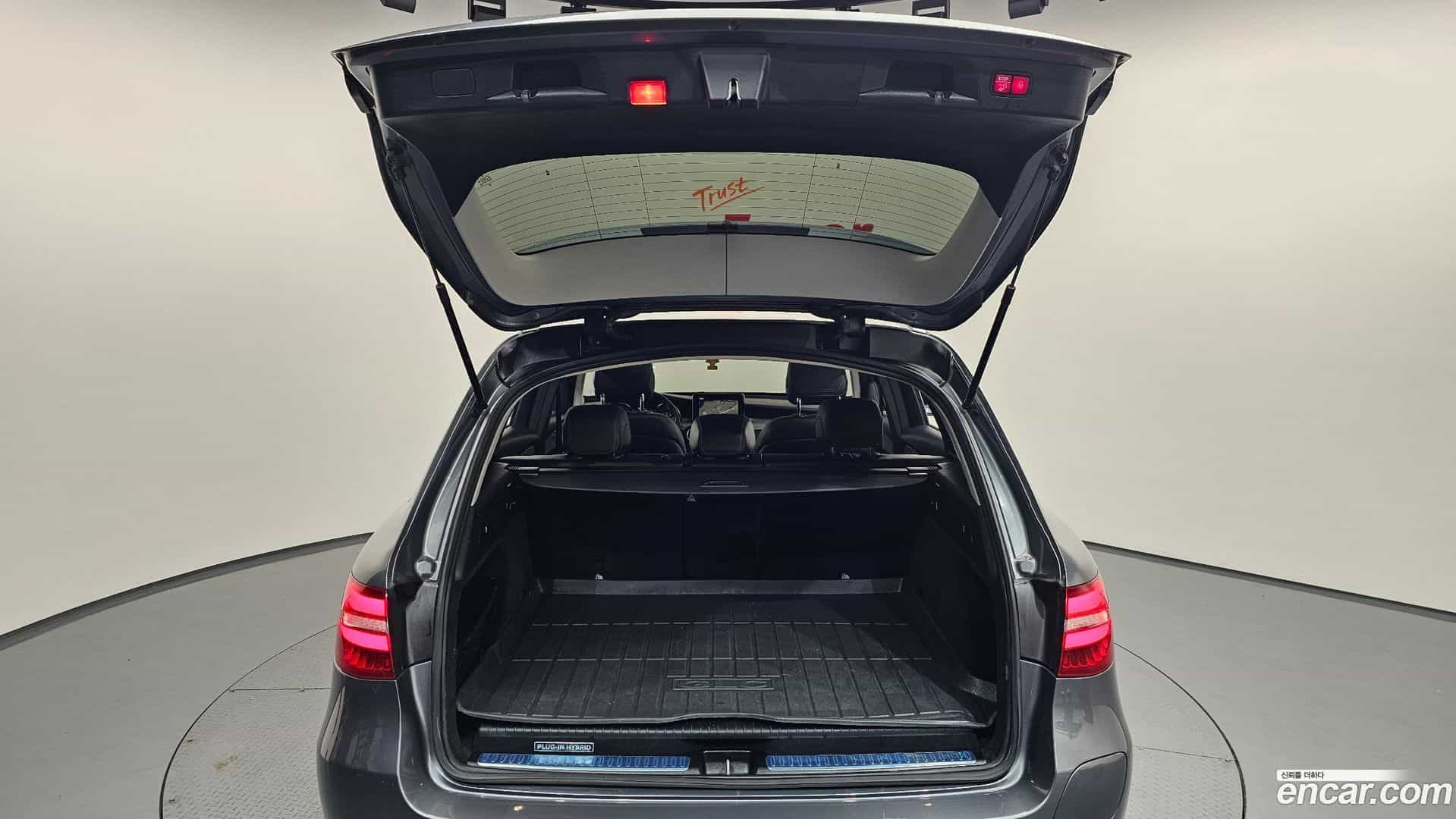 GLC-Class Mercedes-Benz 2019.4-OPTION-022
