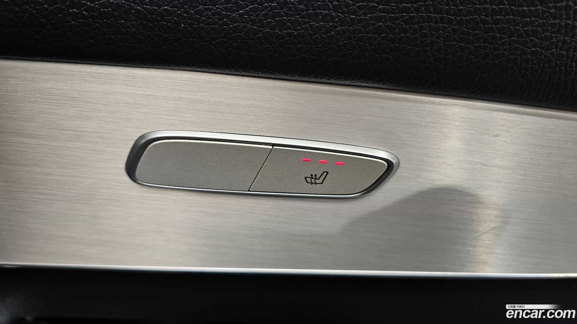 GLC-Class Mercedes-Benz 2019.4-OPTION-048