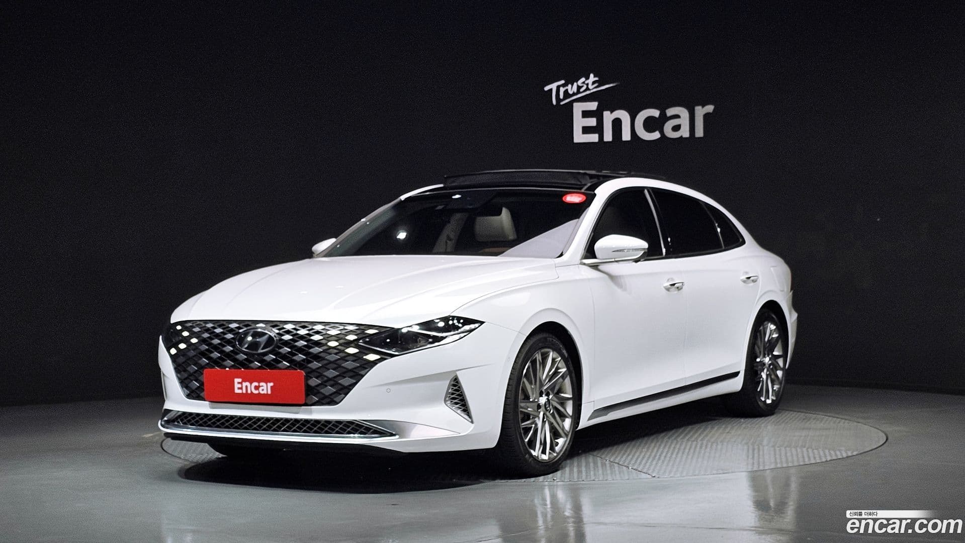 Main__Slider__Photo:Grandeur Hyundai 2020.10-0