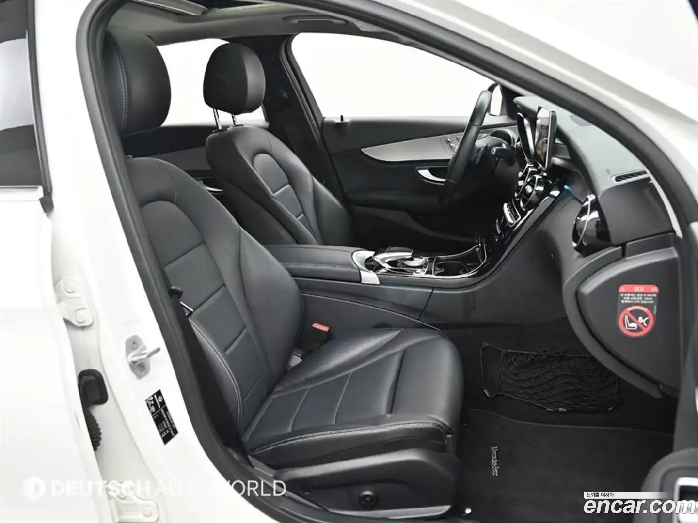 C-Class Mercedes-Benz 2015.11-INNER-010