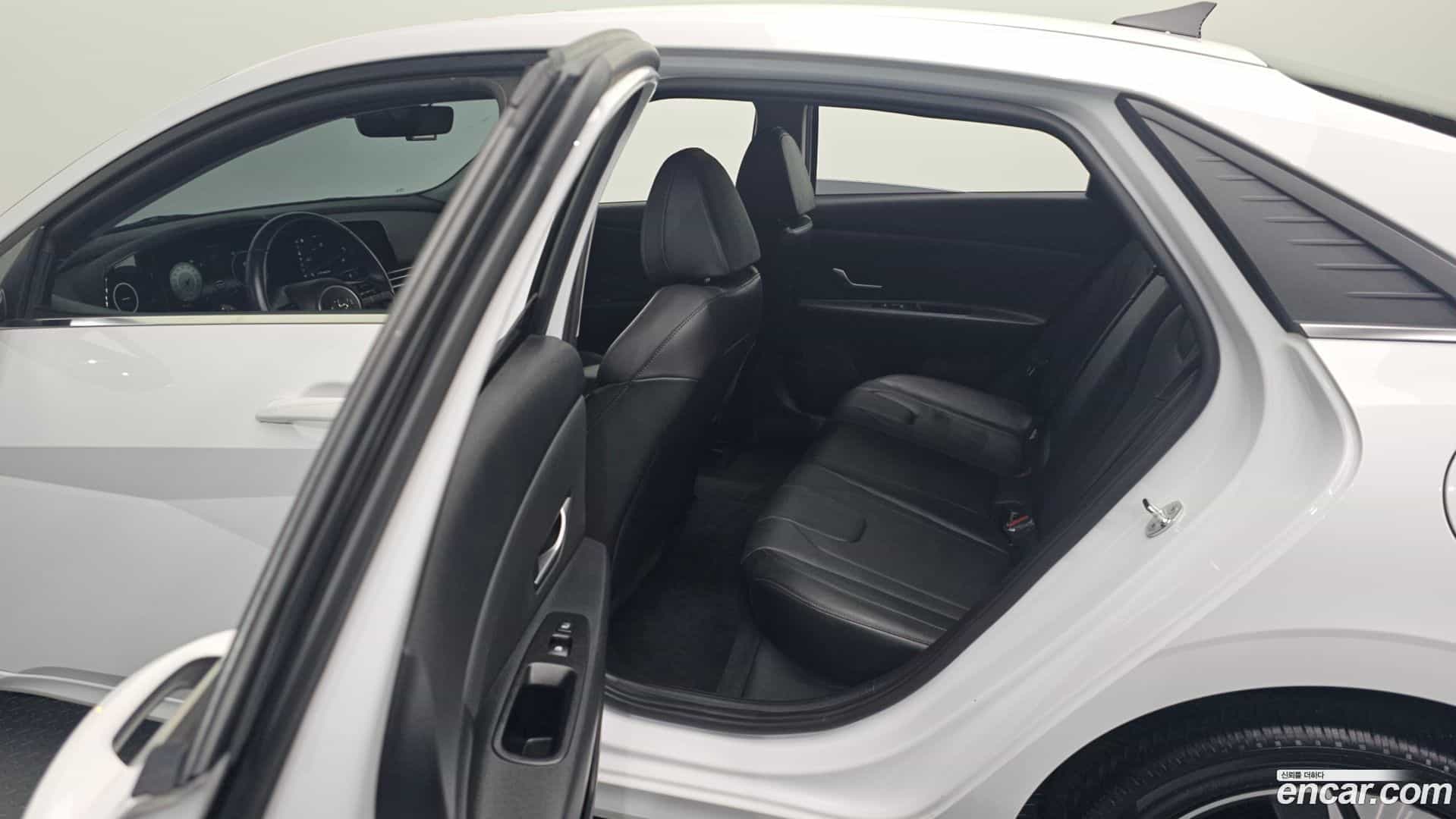 AVANTE Hyundai 2020.6-OPTION-016