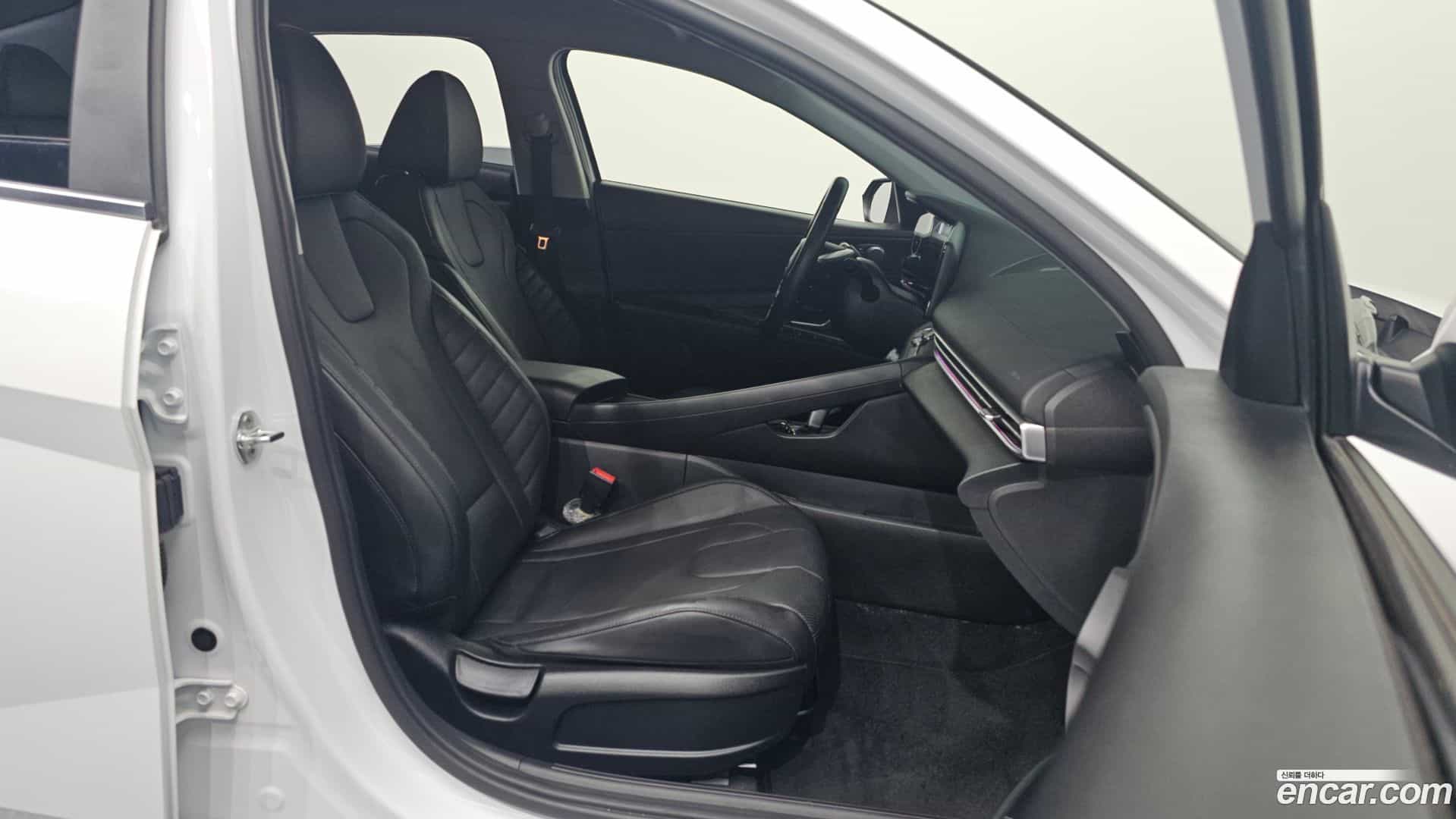AVANTE Hyundai 2020.6-INNER-036