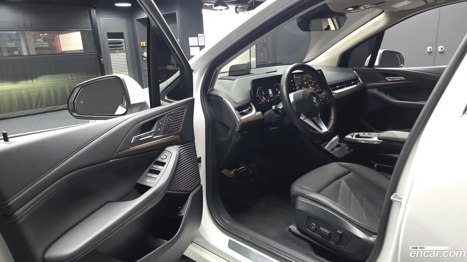 2-Series BMW 2022.9-INNER-010