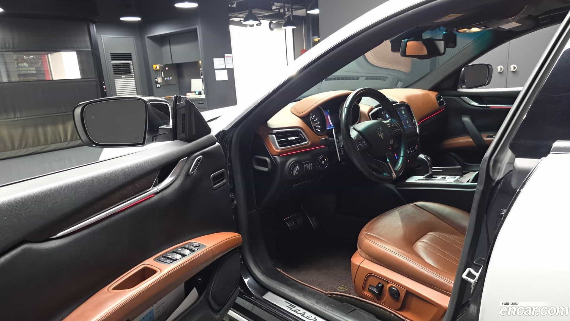 Ghibli Maserati 2015.11-INNER-010