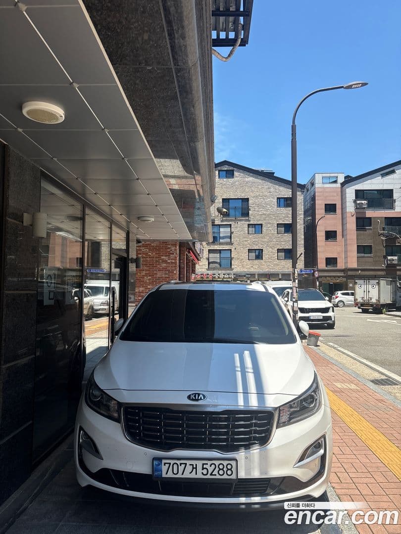 Main__Slider__Photo:Canival Kia 2020.6-0