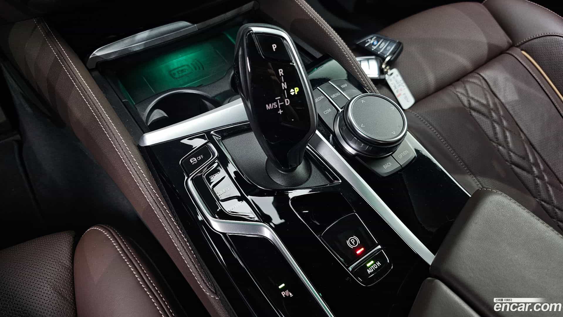 5-Series BMW 2023.0-INNER-009