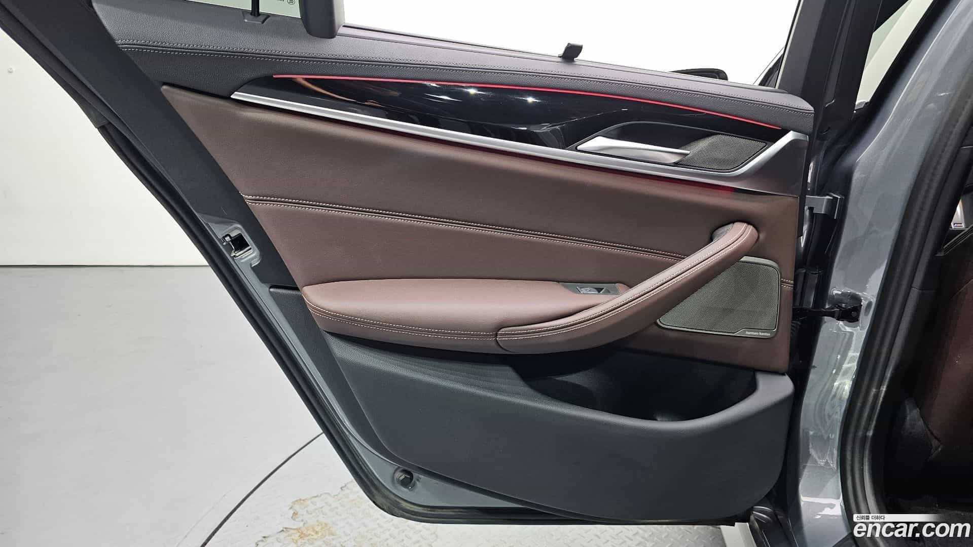 5-Series BMW 2023.0-INNER-035
