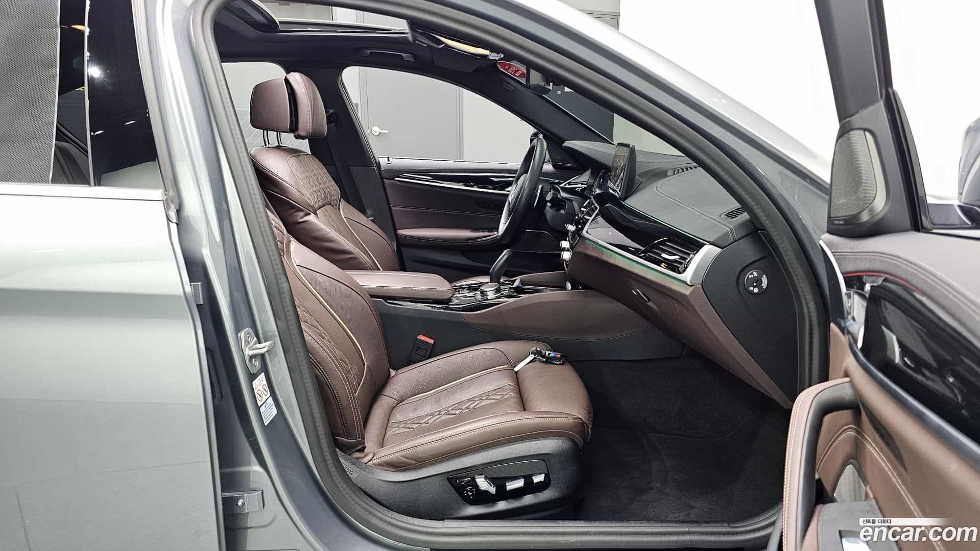 5-Series BMW 2023.0-INNER-036